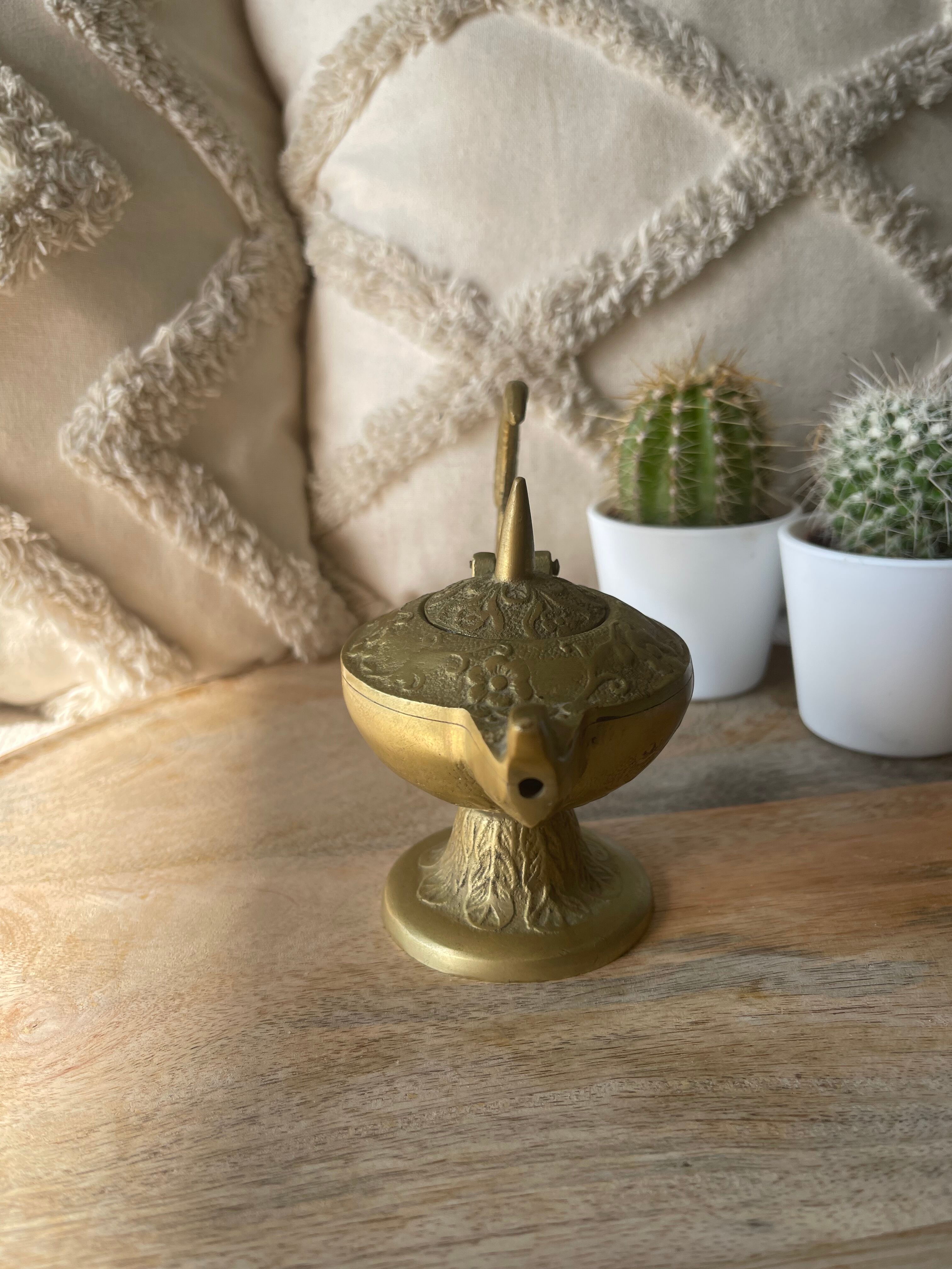 Old oil lamp Aladdin's lamp in bronze oriental lamp