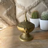 Old oil lamp Aladdin's lamp in bronze oriental lamp