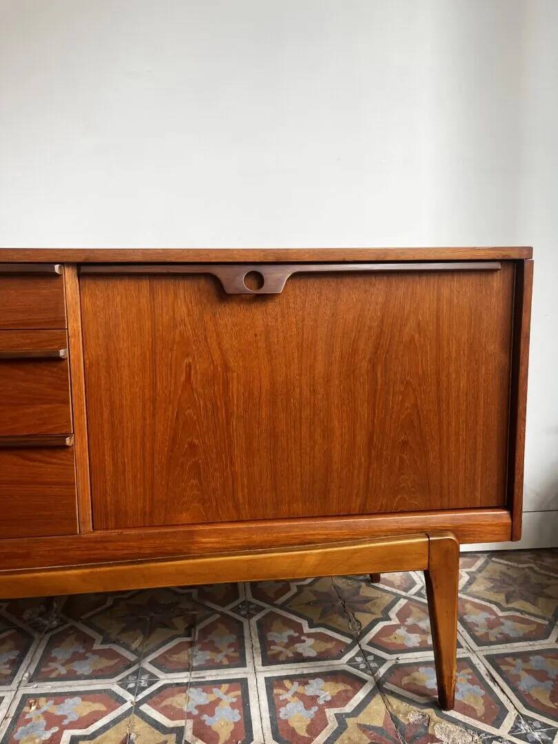 Buffet moderne du milieu du siècle – Meubles Stonehill