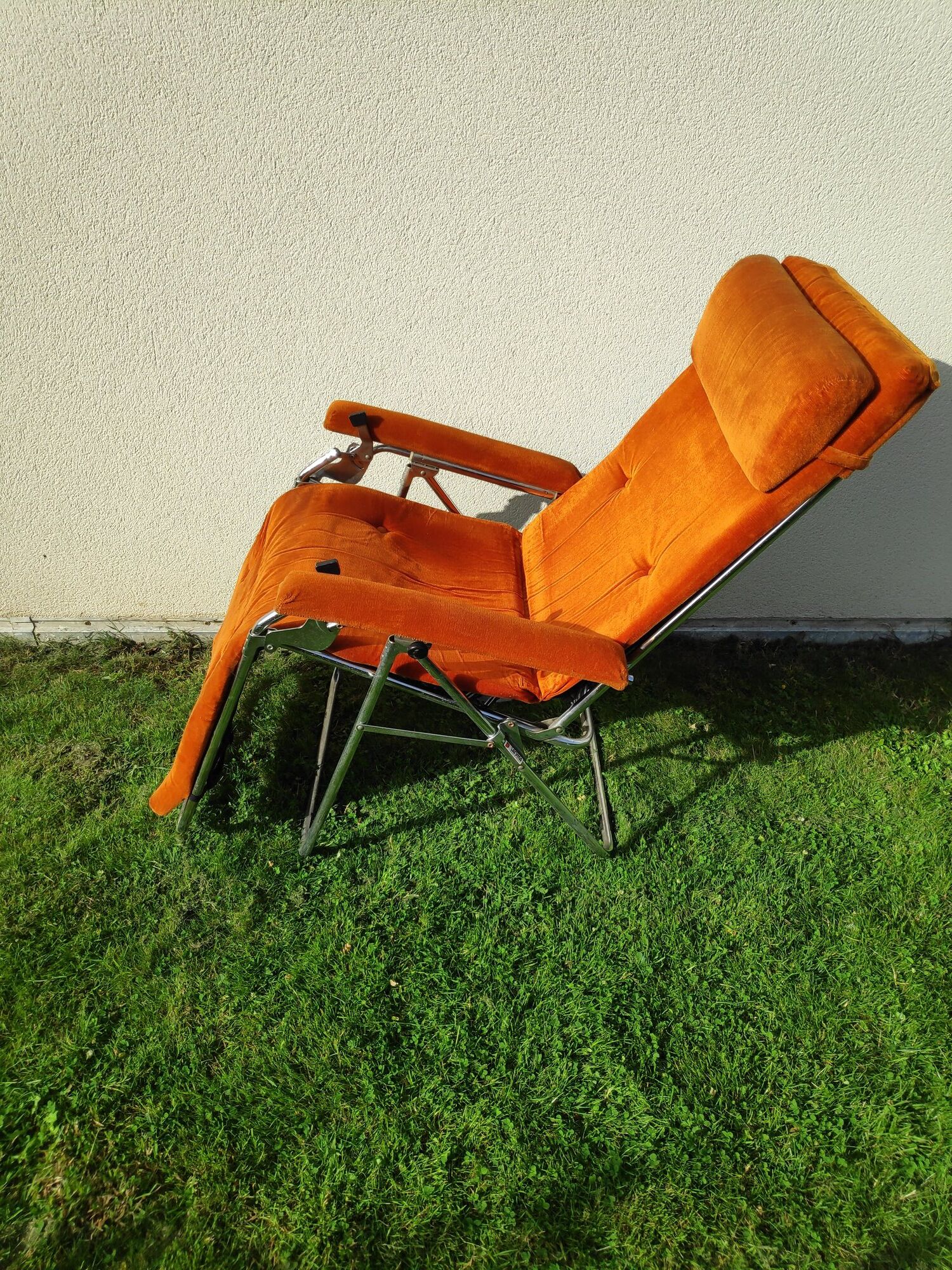 Transat Lafuma Starlax en tubes d'acier & velours orange années 70