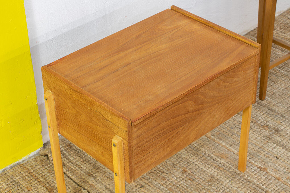 Scandinavian bedside table 50.5 cm