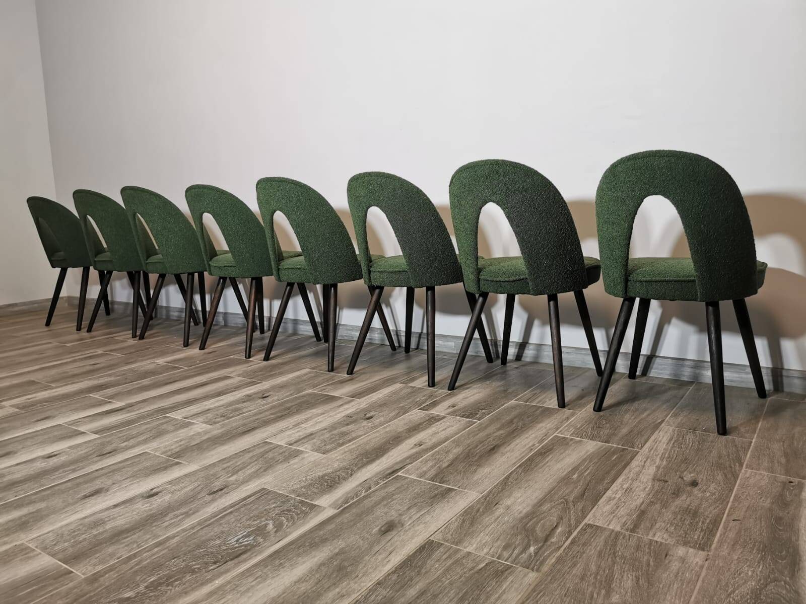 Chaises de salle à manger par Antonin Suman, 1960s, Set de 8