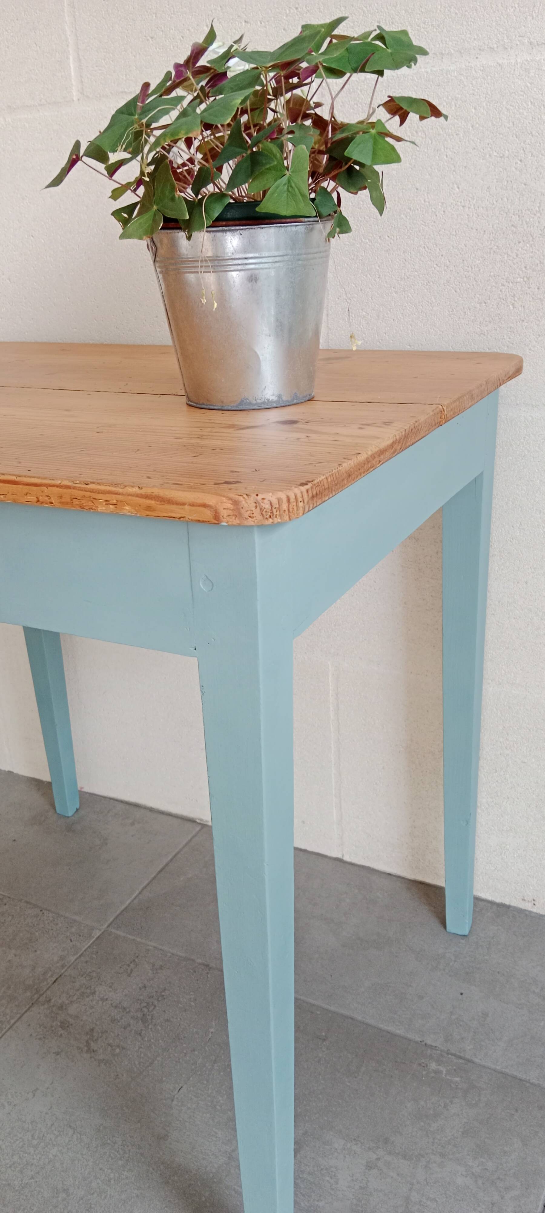 Table d'appoint ou bureau