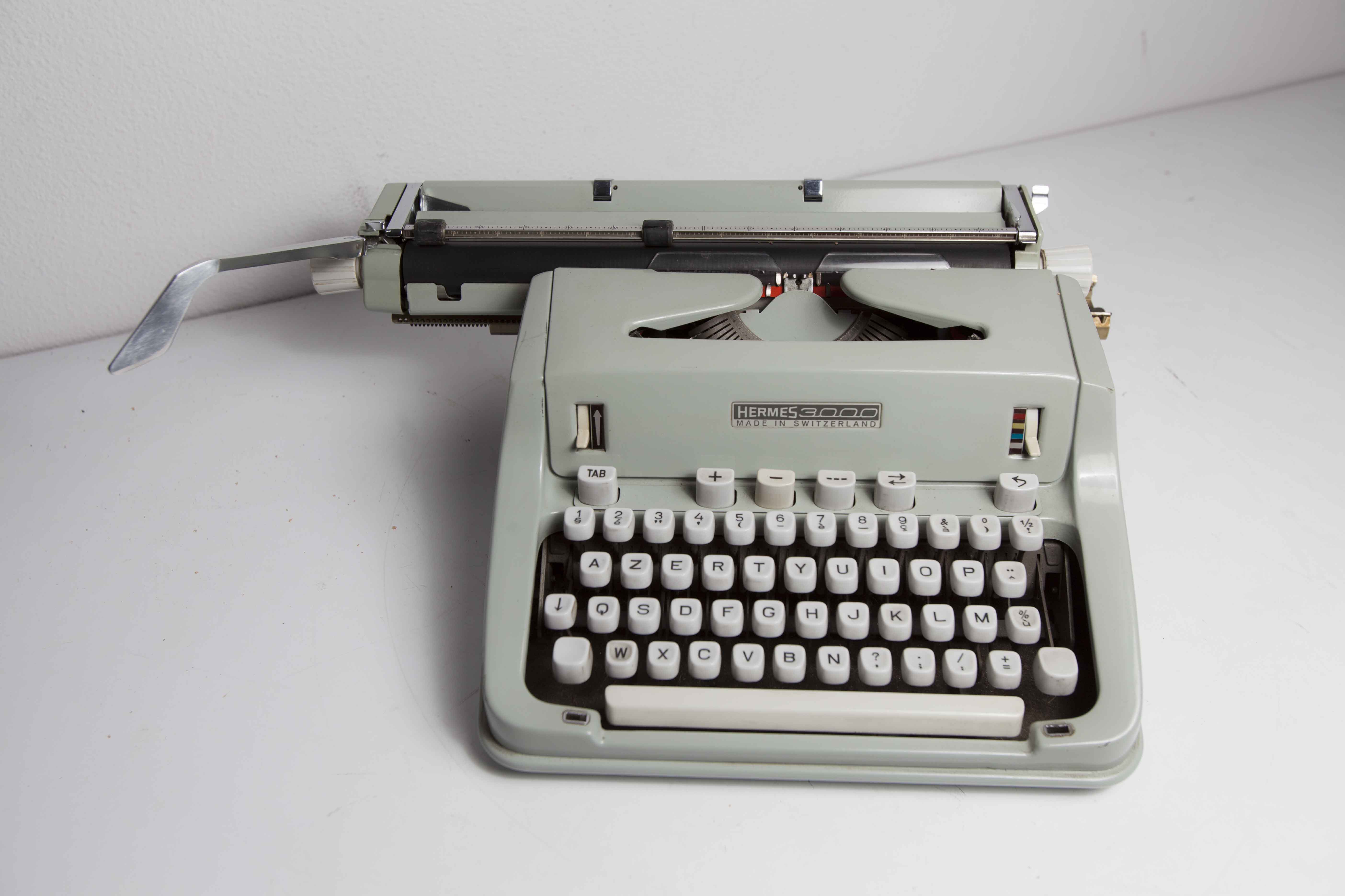 Hermes 3000 typewriter cleaned and tested