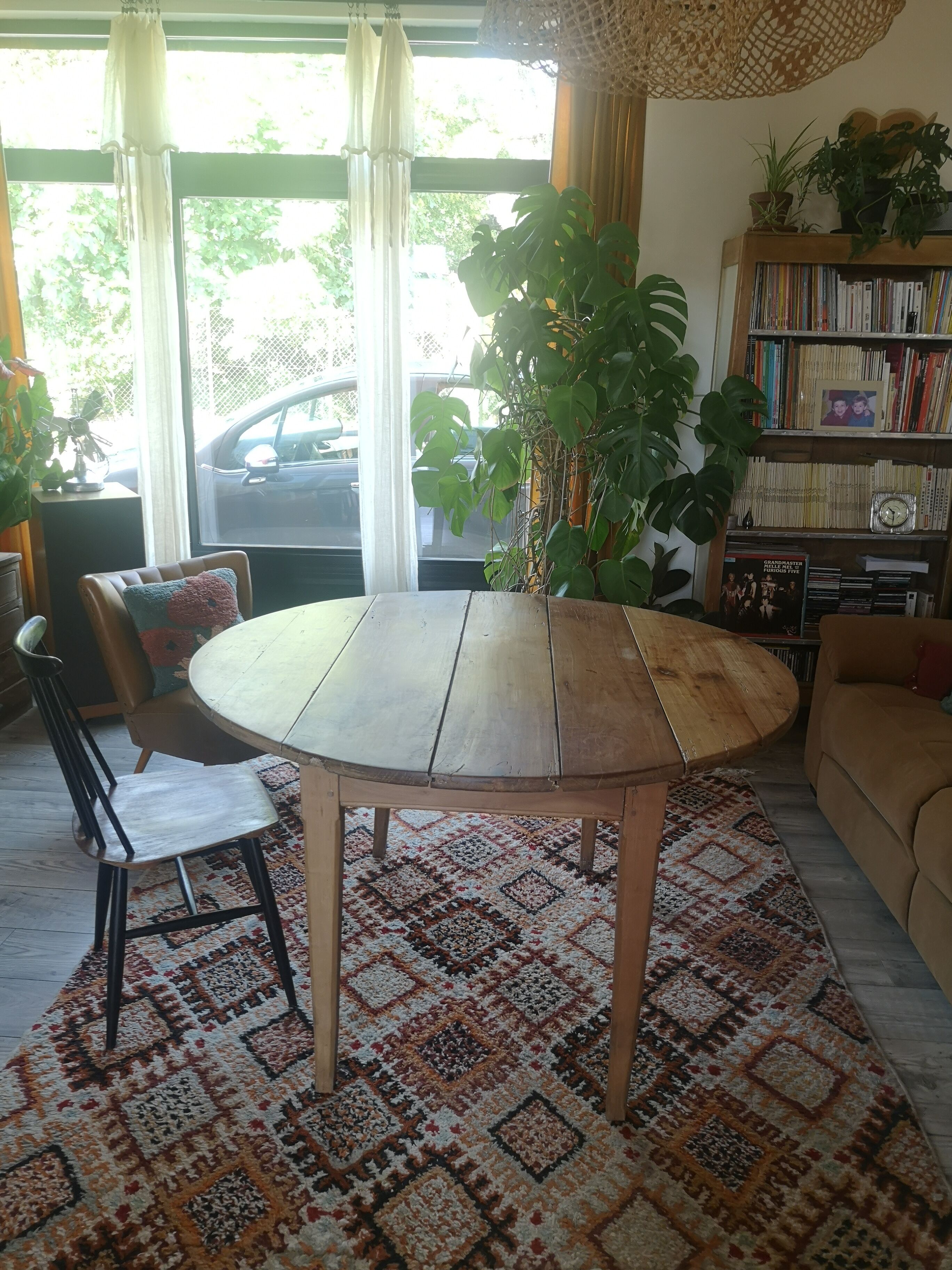 Table de ferme ronde D 130 cm