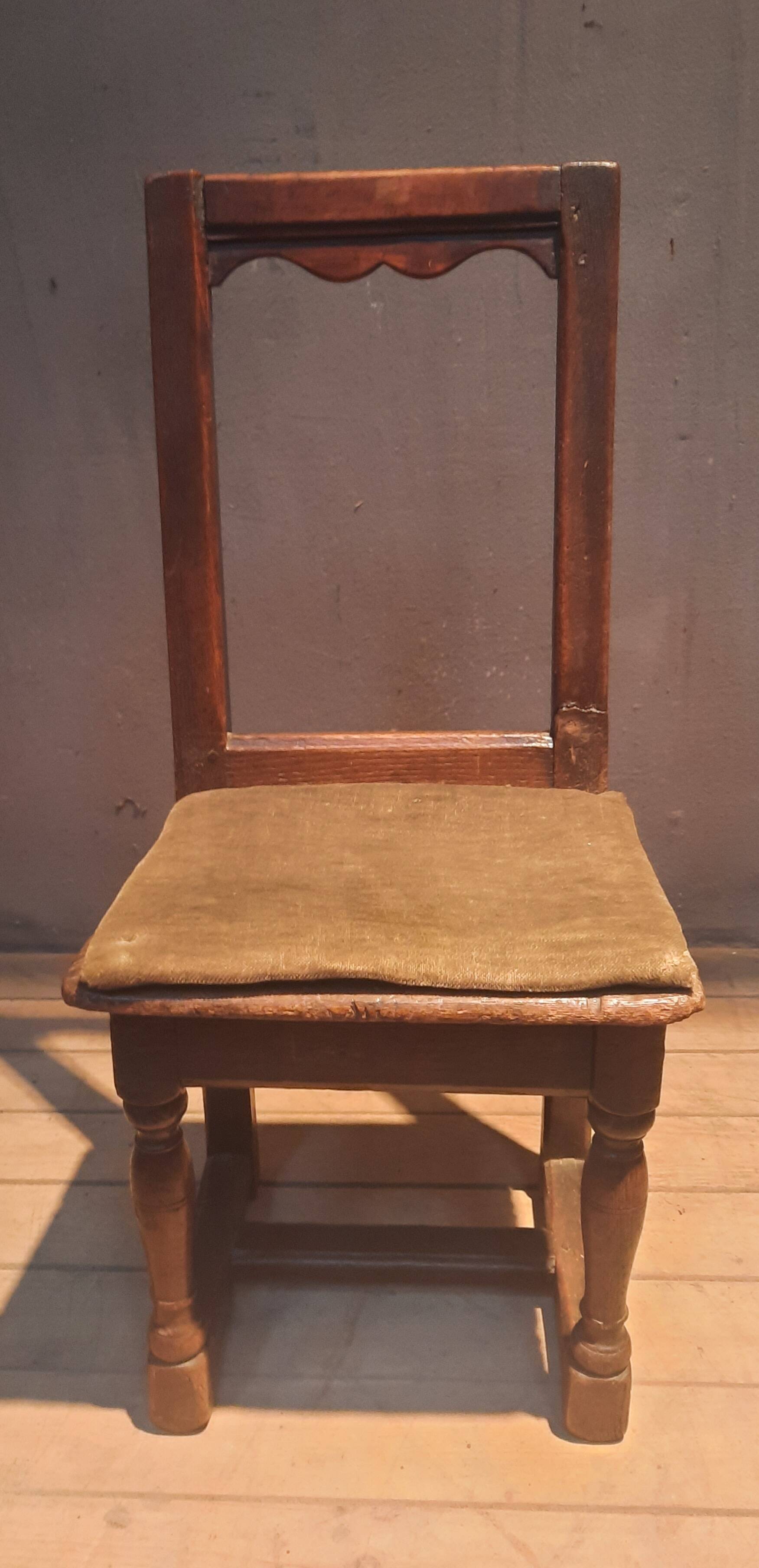 Seventeenth-century wooden chair