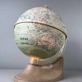 Luminous vintage globe