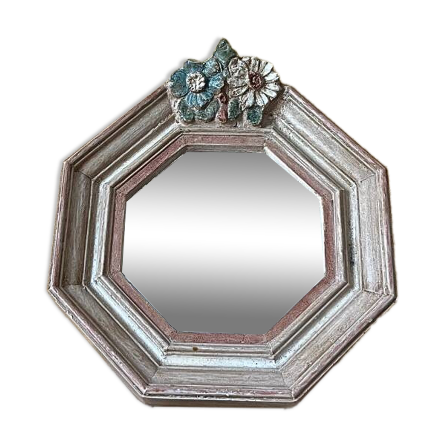 Small wooden wall mirror – Embossed floral decoration