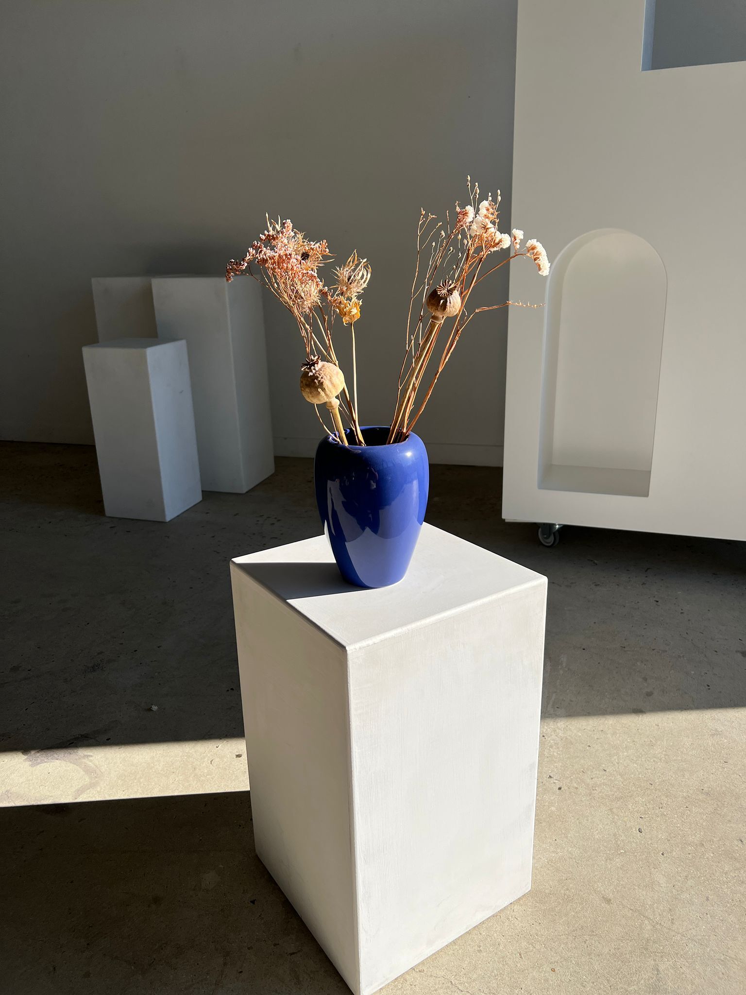 Modern vase oblong dark blue / dark purple H:19cm