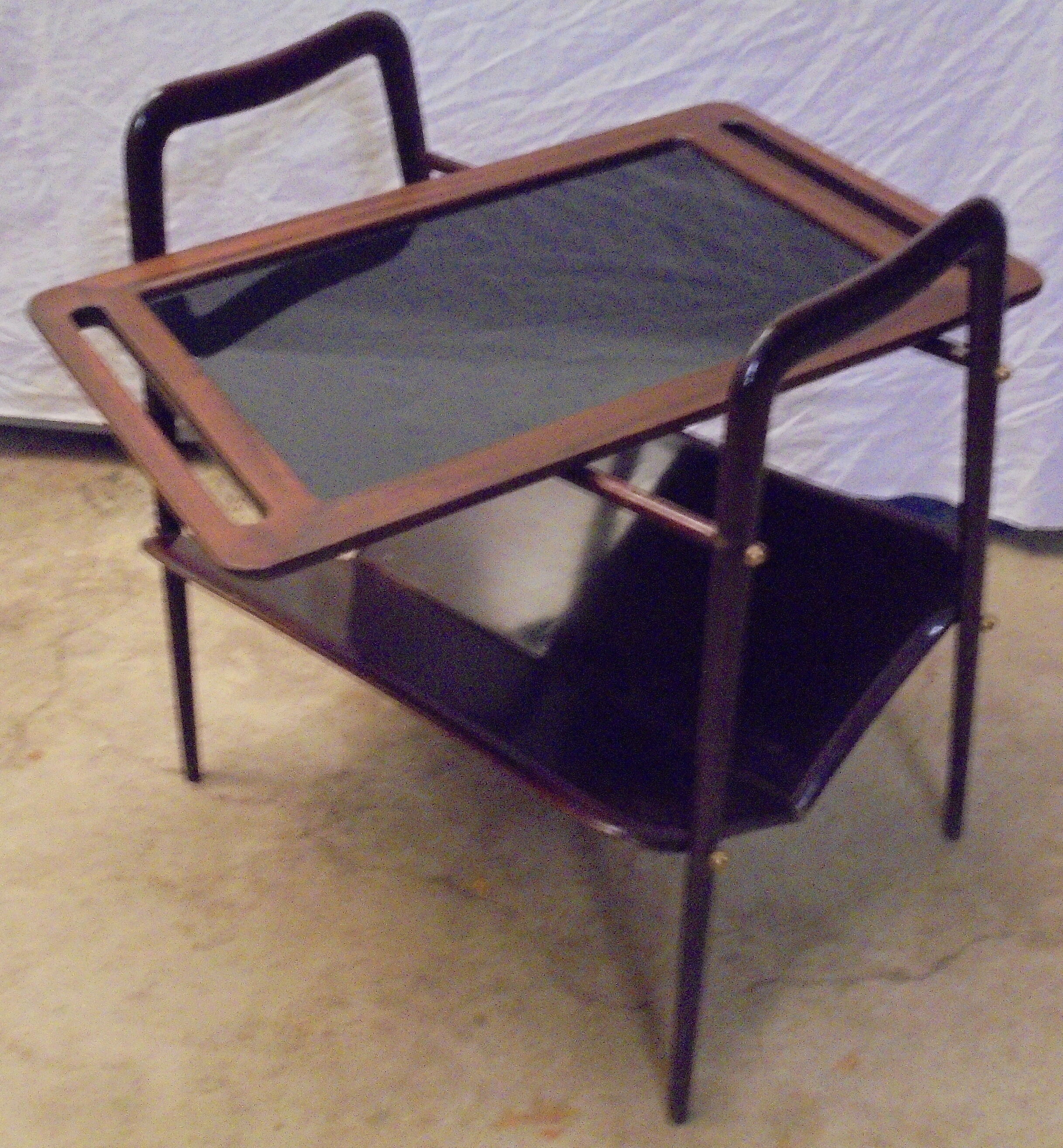 Porte revue de Ico Parisis model 201 of the 50s