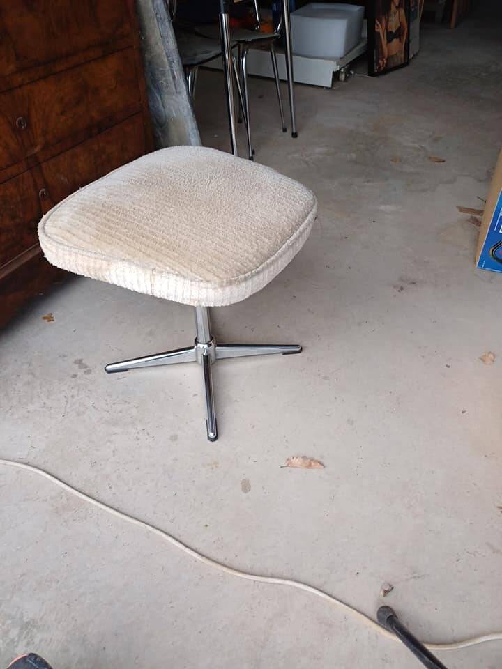 Armchair or footstool 1970