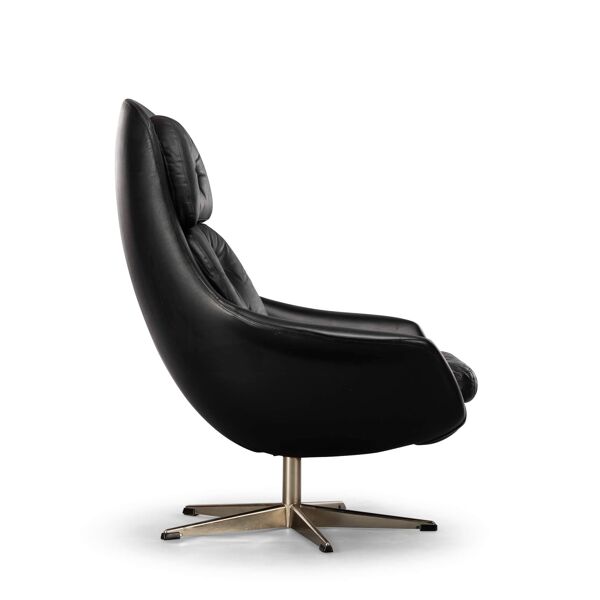 Chaise pivotante en cuir noir de conception danoise par HW Klein pour Bramin, années 1960