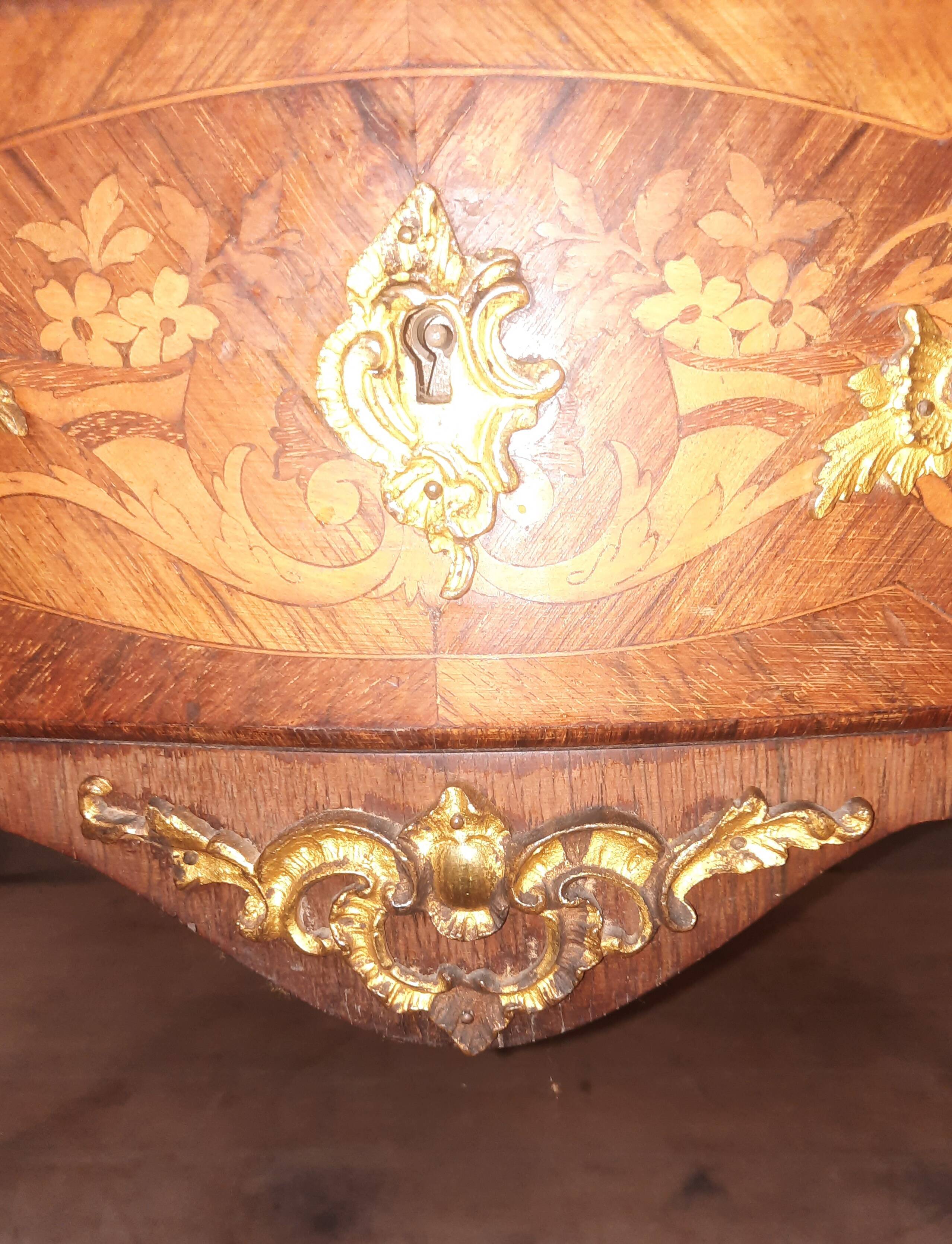 Louis XV style commode, late nineteenth century.