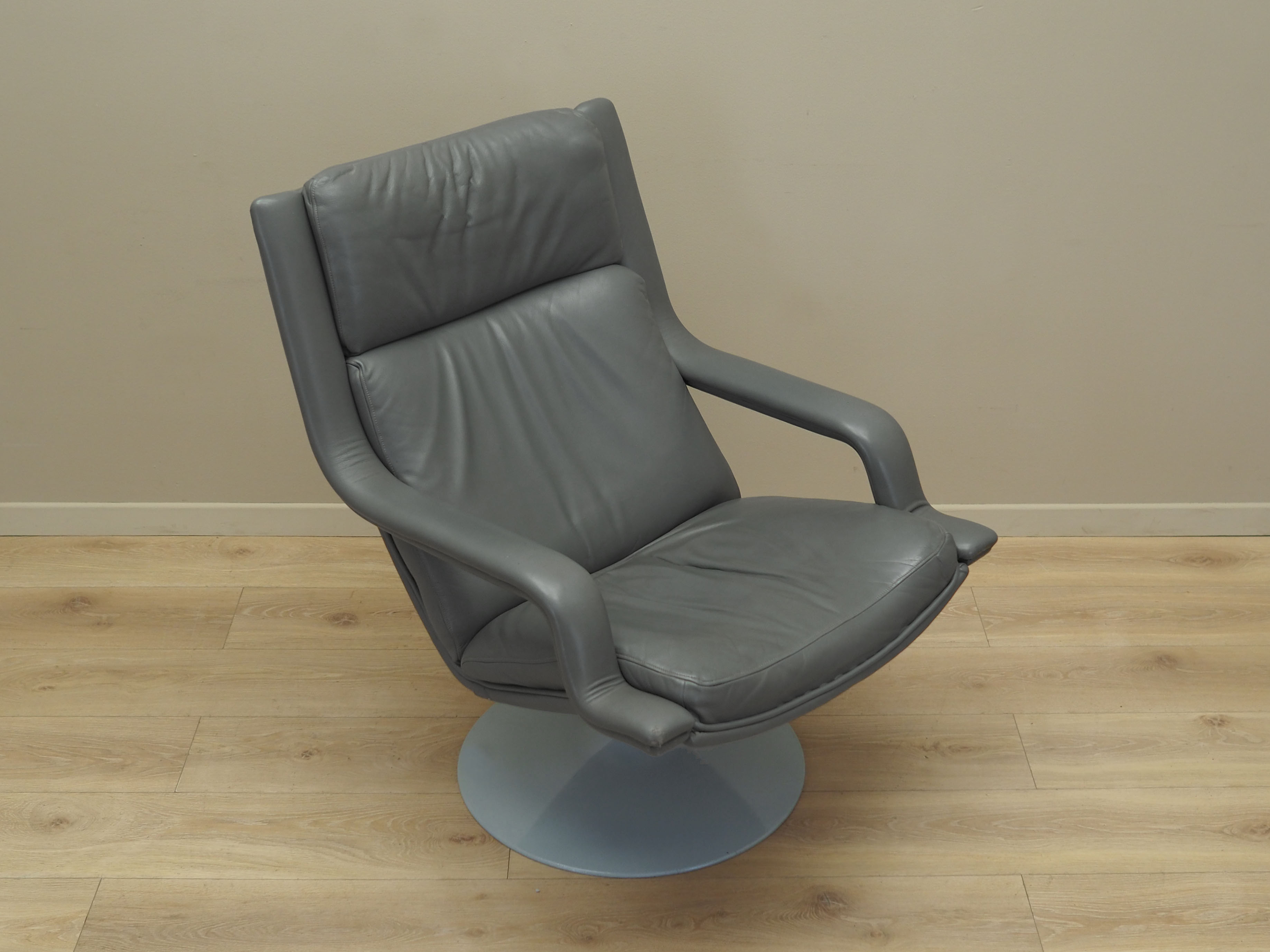 Grey leather swivel armchair, Danish design, 1960s, designer: Geoffrey Harcourt, manufacturer: Artif