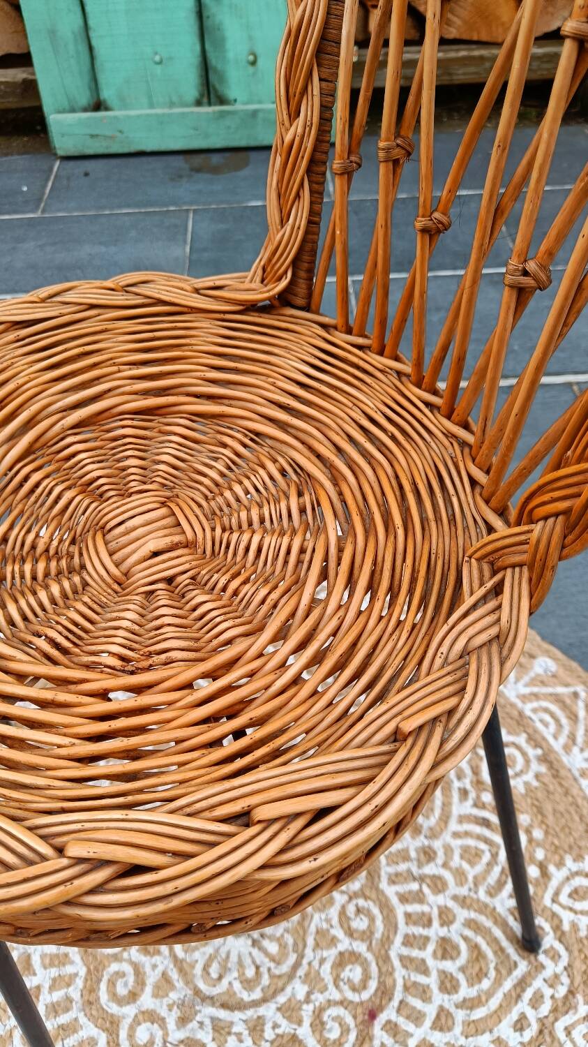 Chaise en rotin et métal