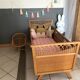 Lit bébé vintage en bois et rotin année 60