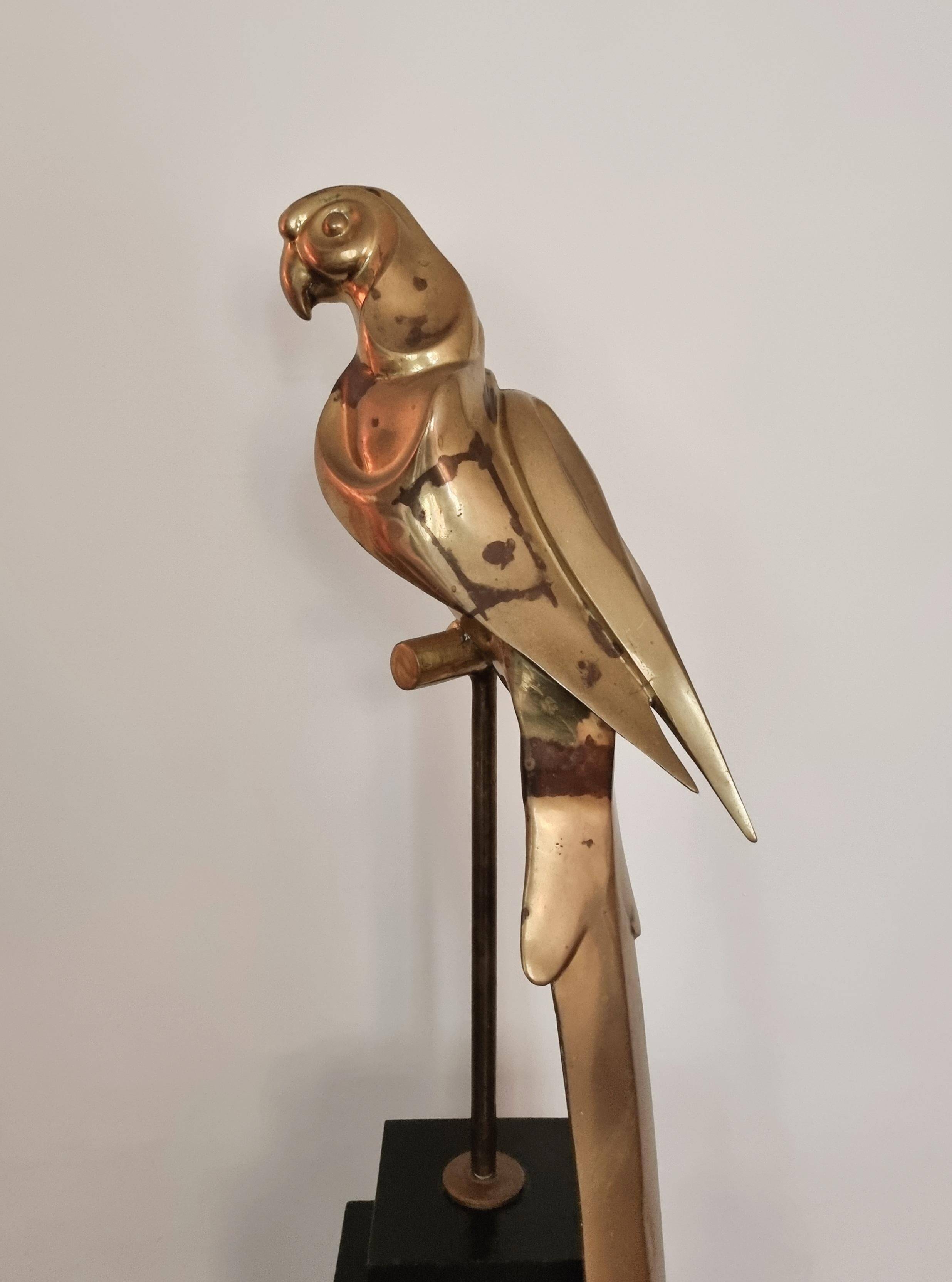 Decorative sculpture in solid brass representing a parrot, 1970s, Palm Beach/Hollywood Regency.