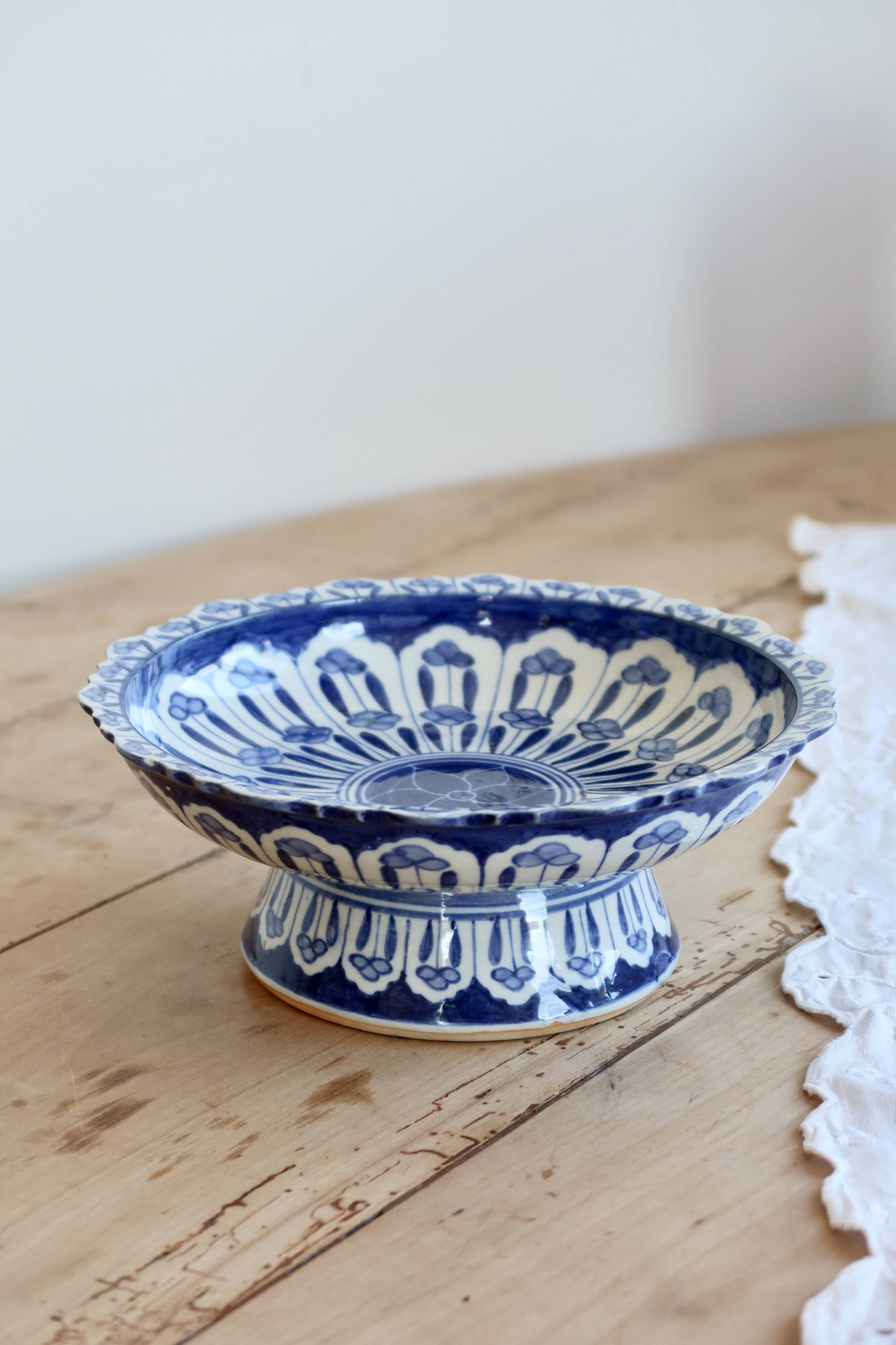 Vintage blue and white porcelain footed bowl in Delft style – Thailand pattern