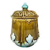 Pot couvert en barbotine