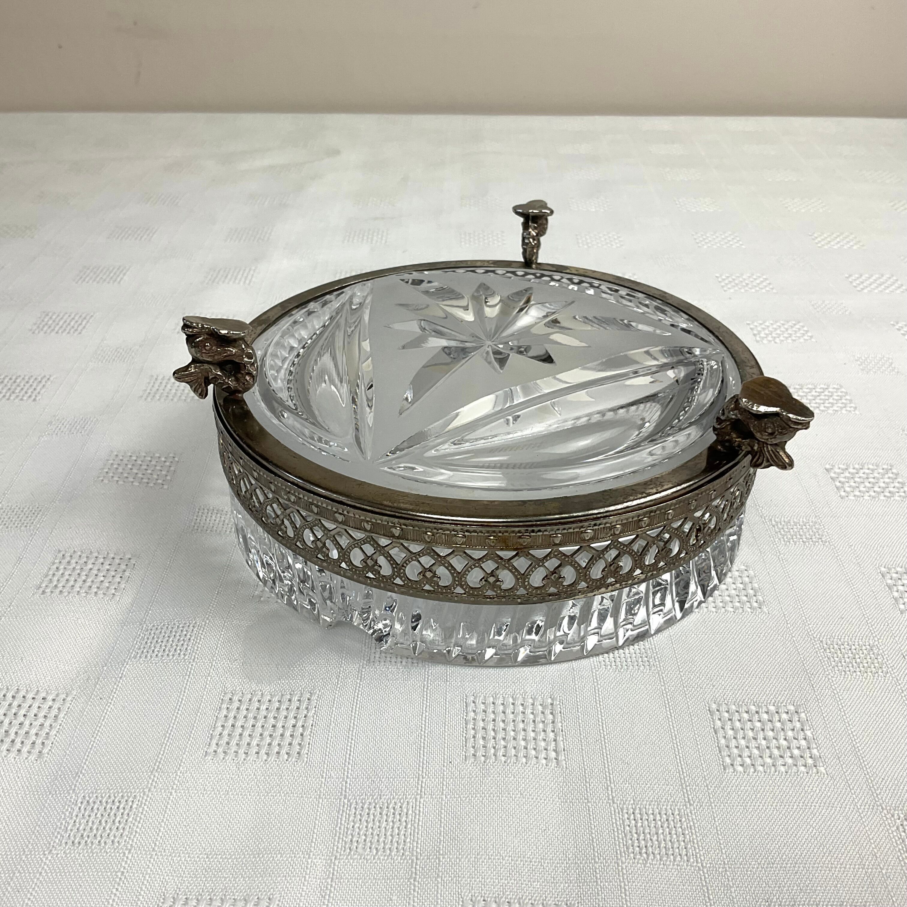 Ashtray in cut crystal and silver metal