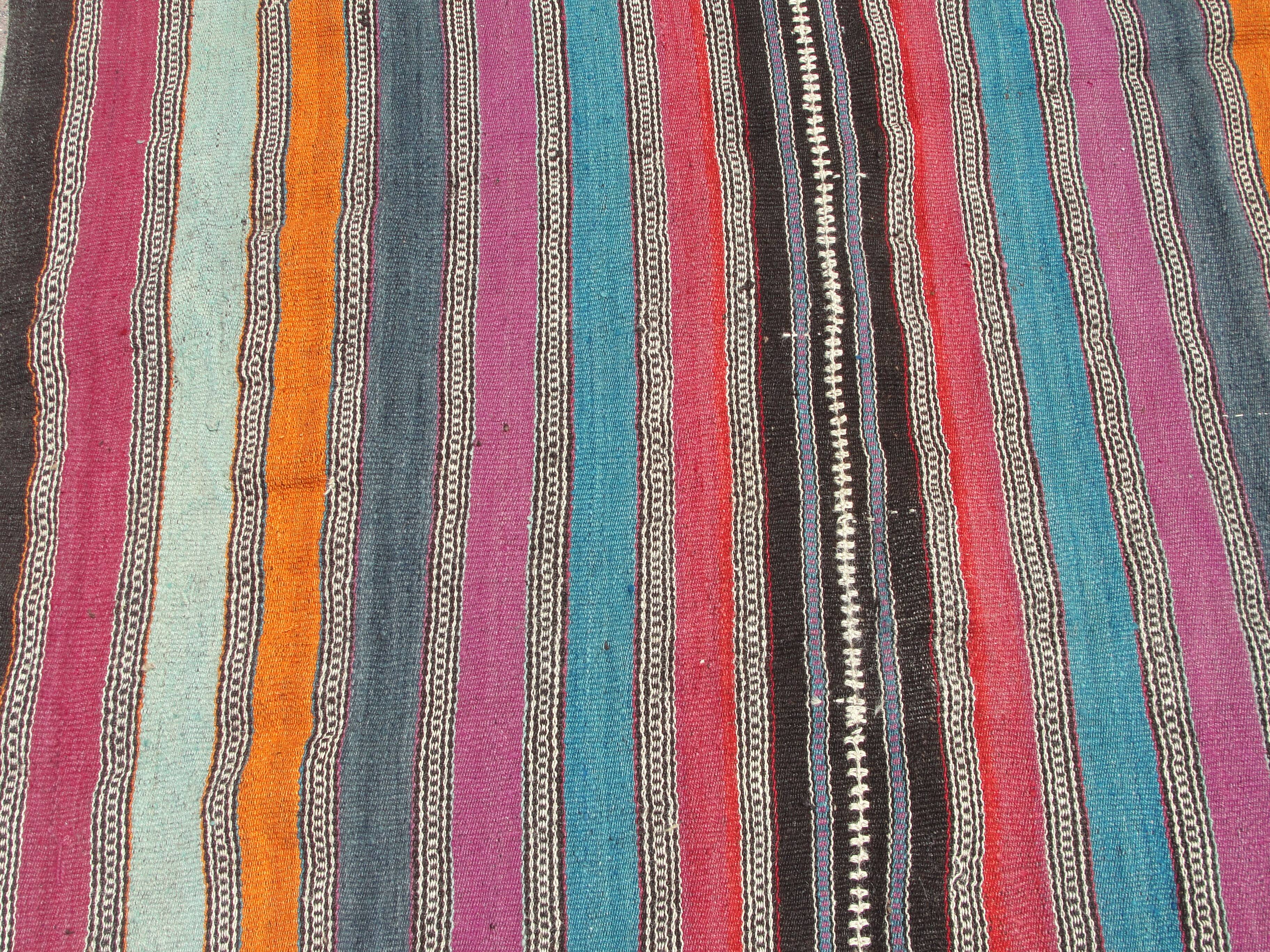 Vinatage turkish large kilim rug