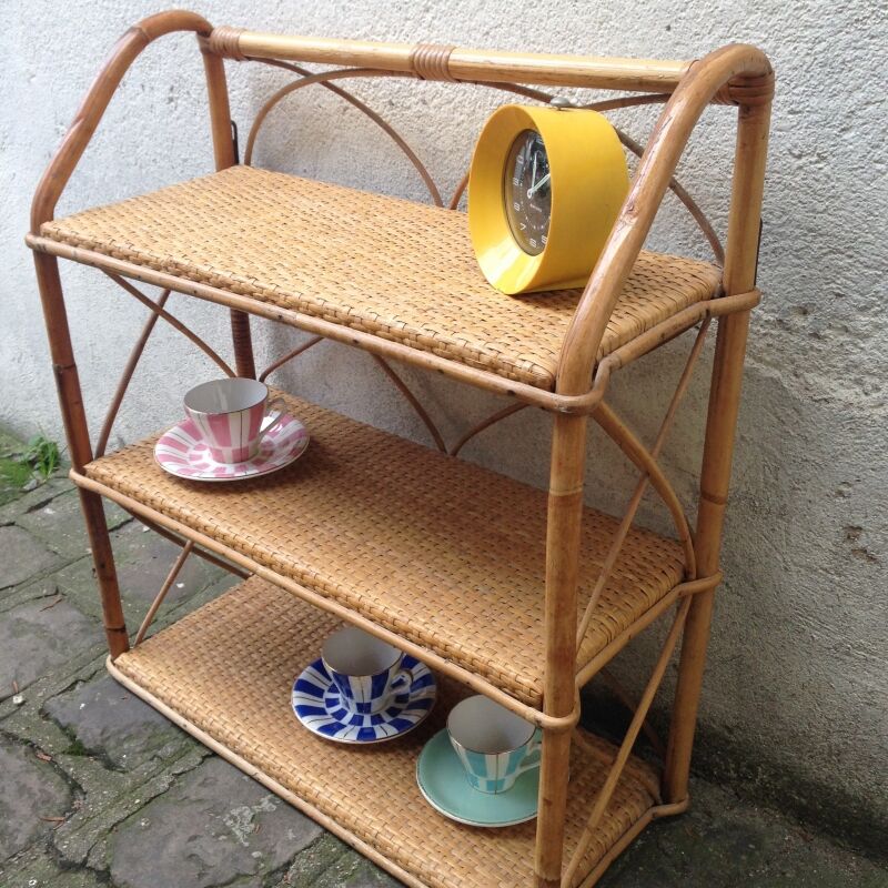 Shelf rattan