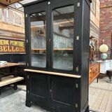 Early 20th century store showcase