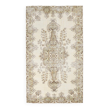 Tapis vintage écru-crème 6x9 pi, tapis à motif floral crème et marron.