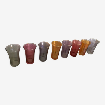 Ensemble de 8 verres multicolores