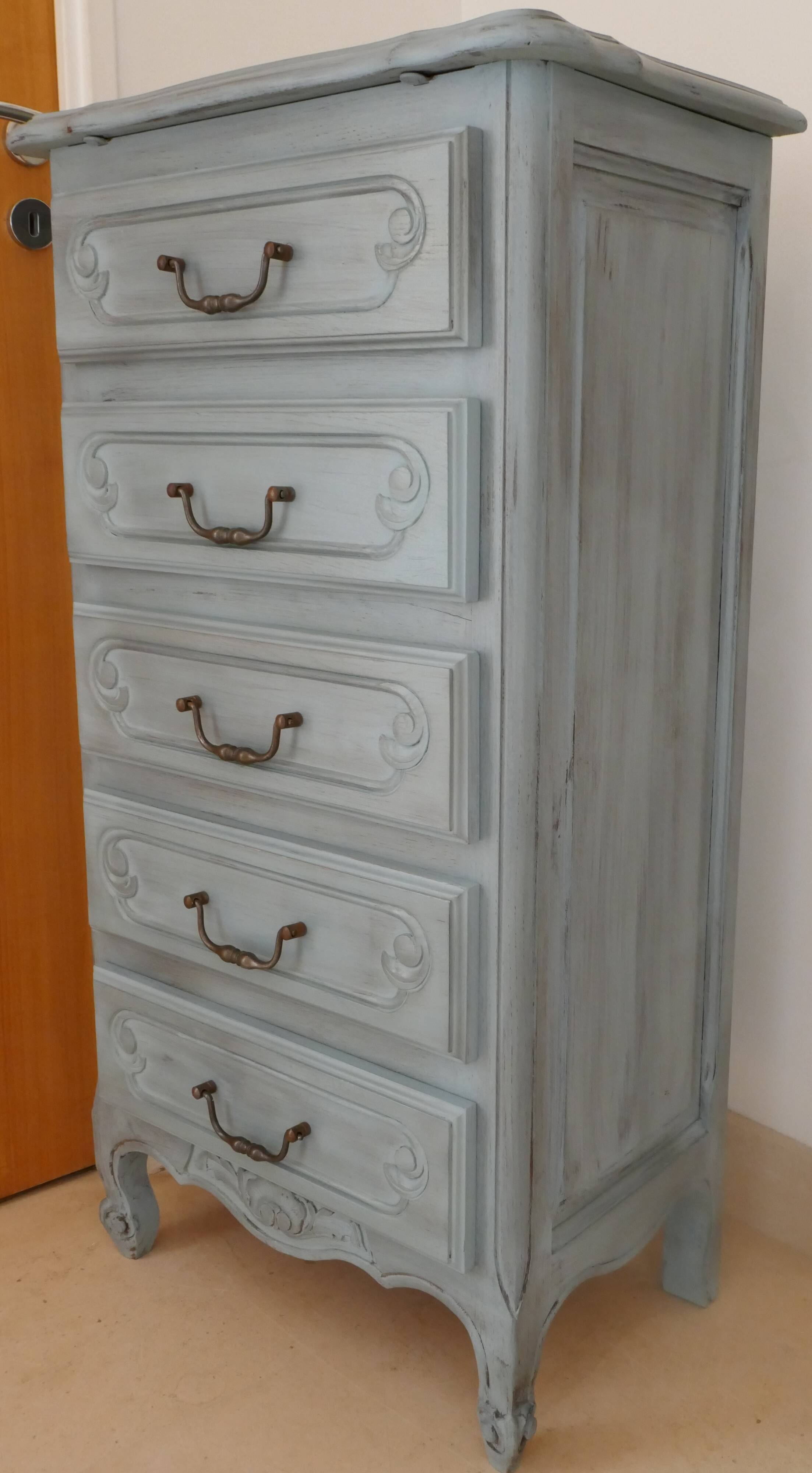 Romantic chiffonier