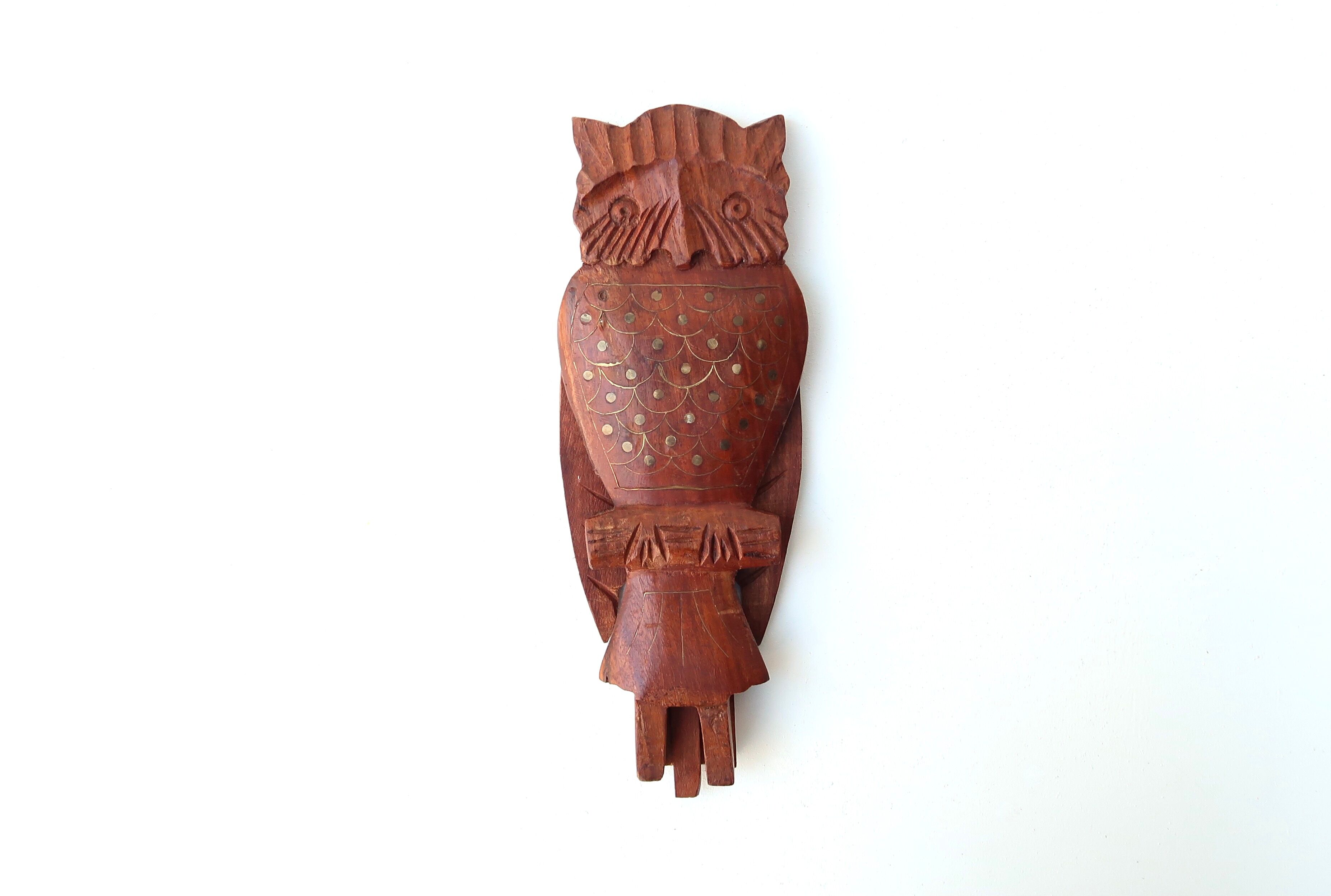 Marionnette chouette murale articulée en bois et laiton, années 70