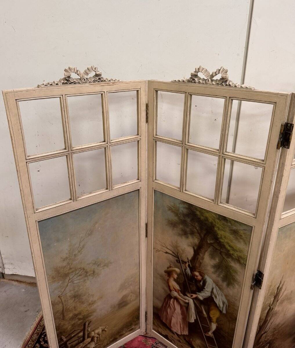Three-panel screen in Louis XVI style with Romantic decorations and landscapes.