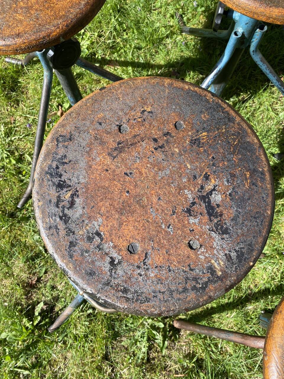 6 adjustable industrial workshop stools, 50s/60s