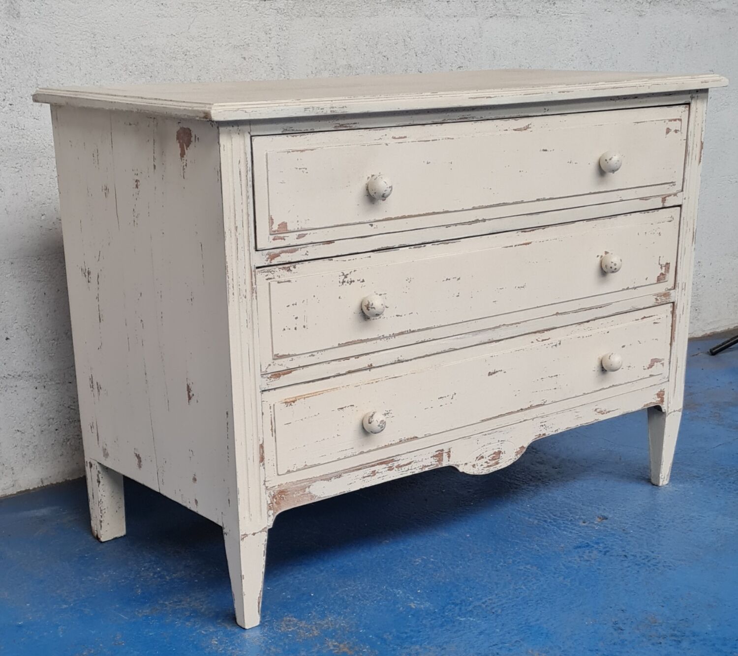 Vintage patina chest of drawers