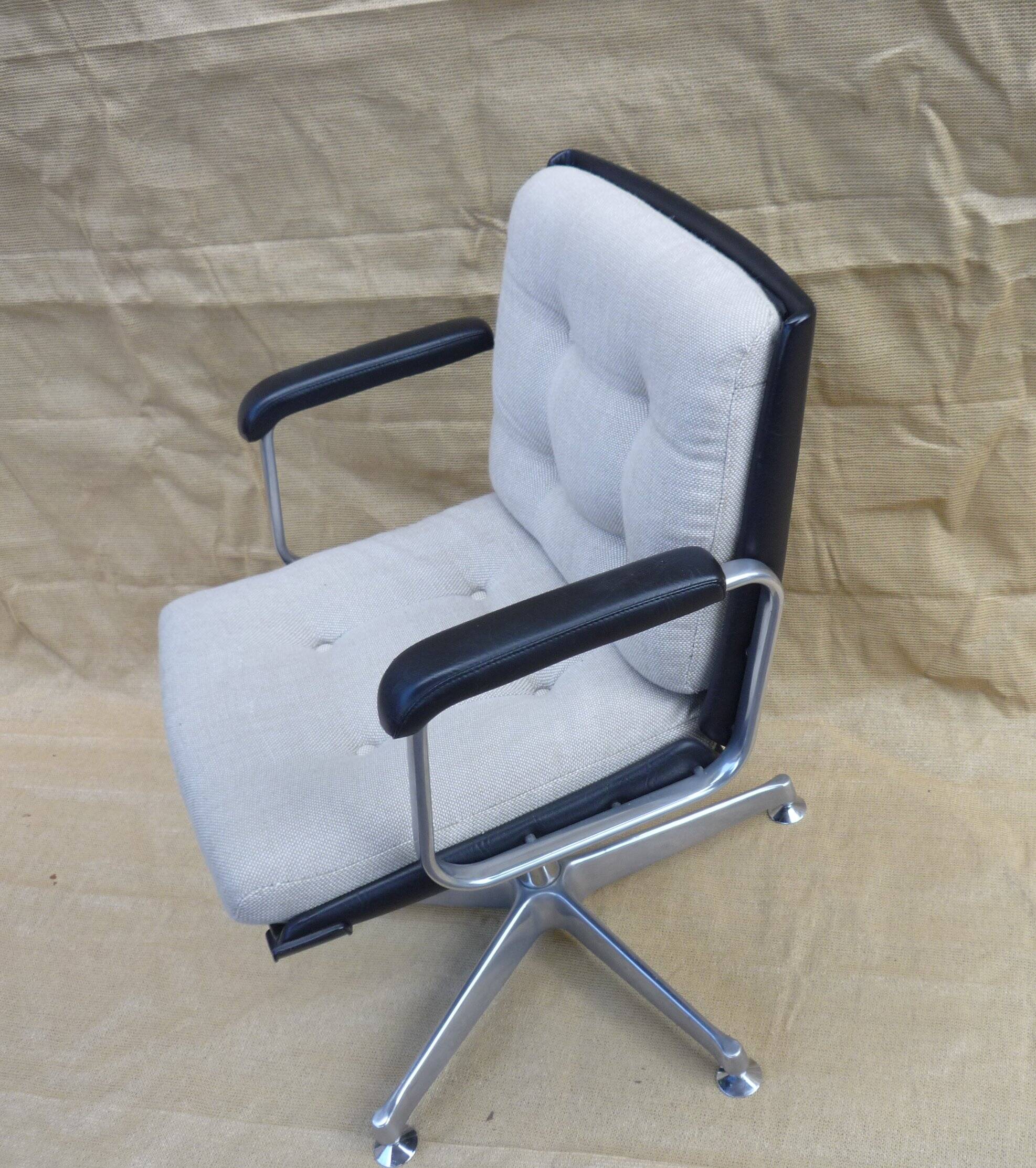 Office chair in wool and leather