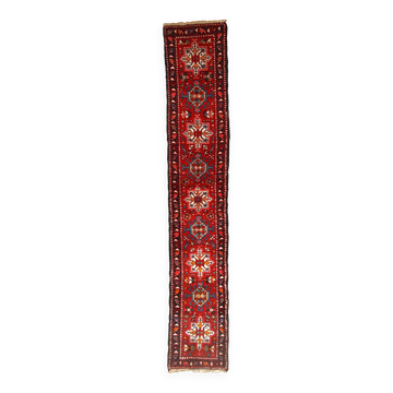 Tapis Couloir Vintage Karajeh du Moyen-Orient, Années 1960, Élégance et Aut
