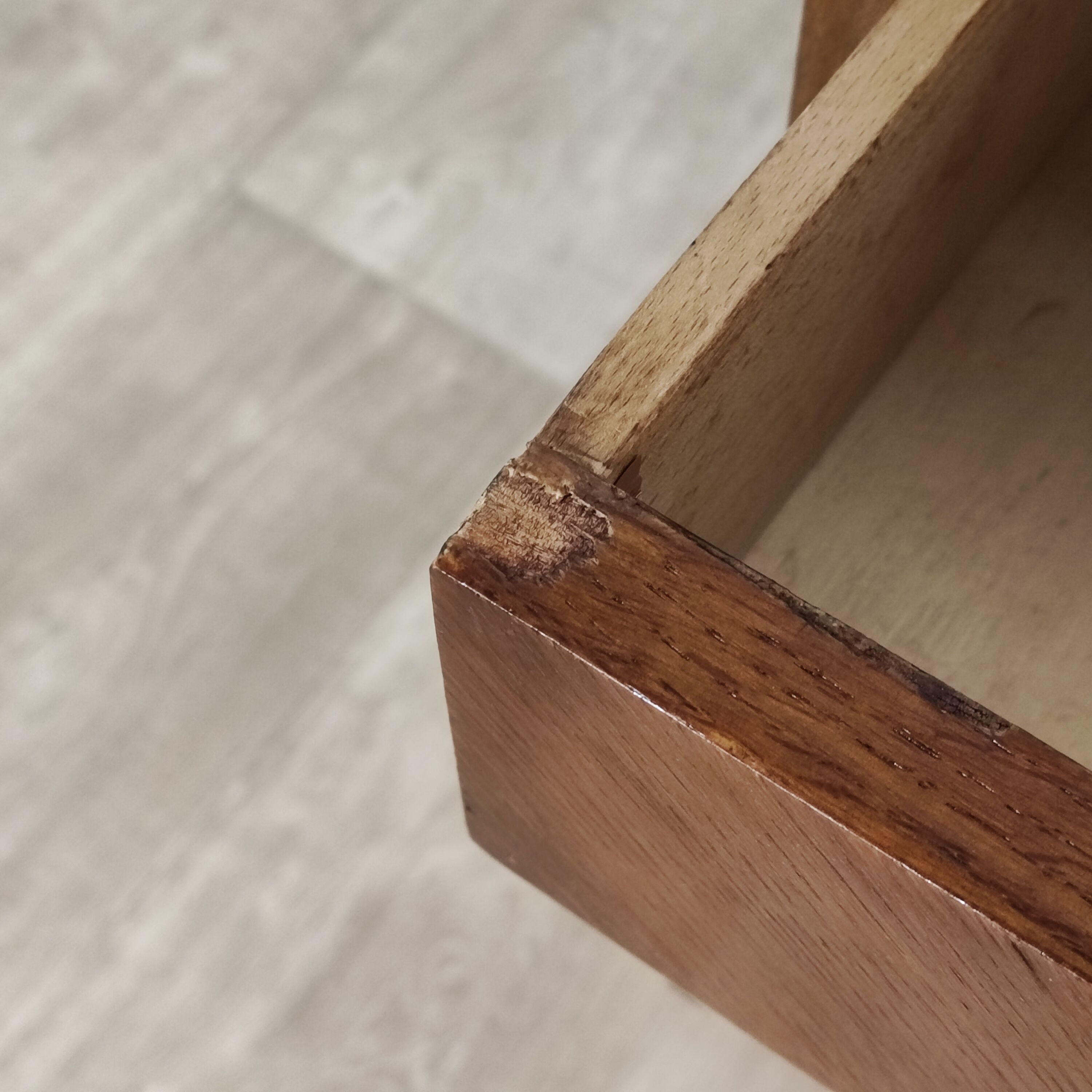 Paire de tables de chevet vintage