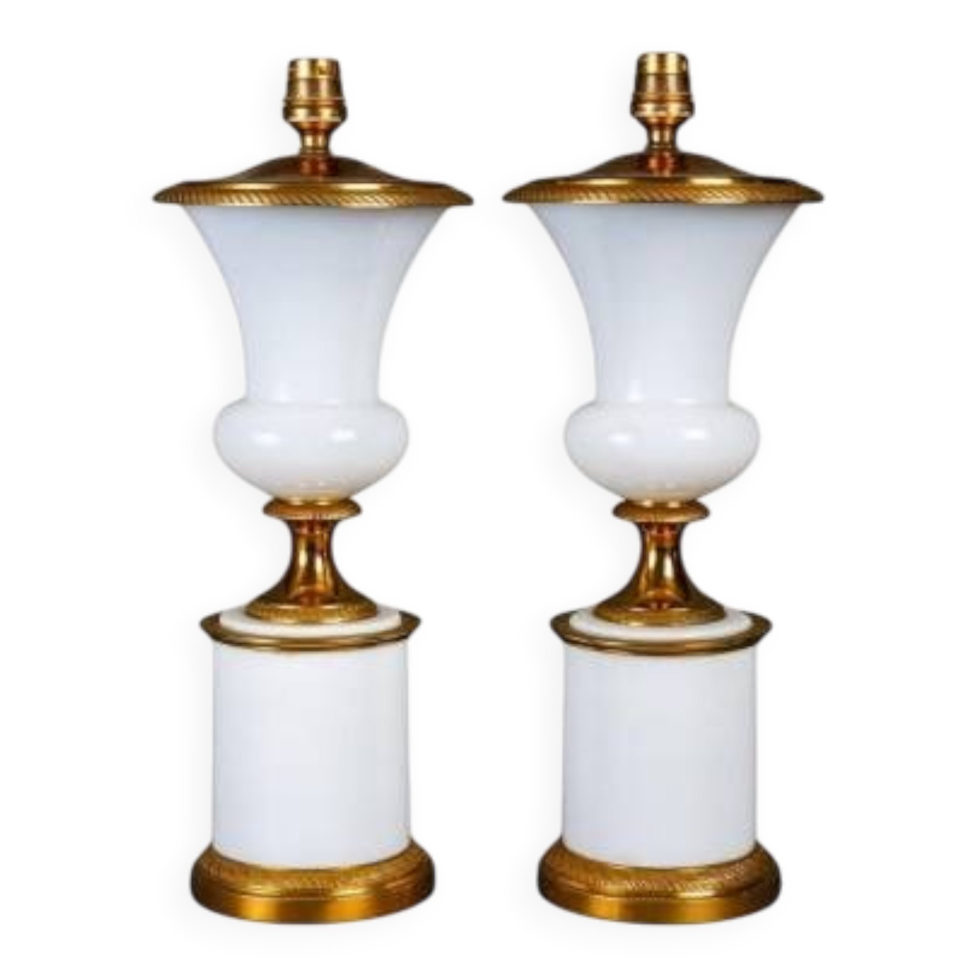 Paire de lampes en opaline de forme Médicis, début du XXème siècle