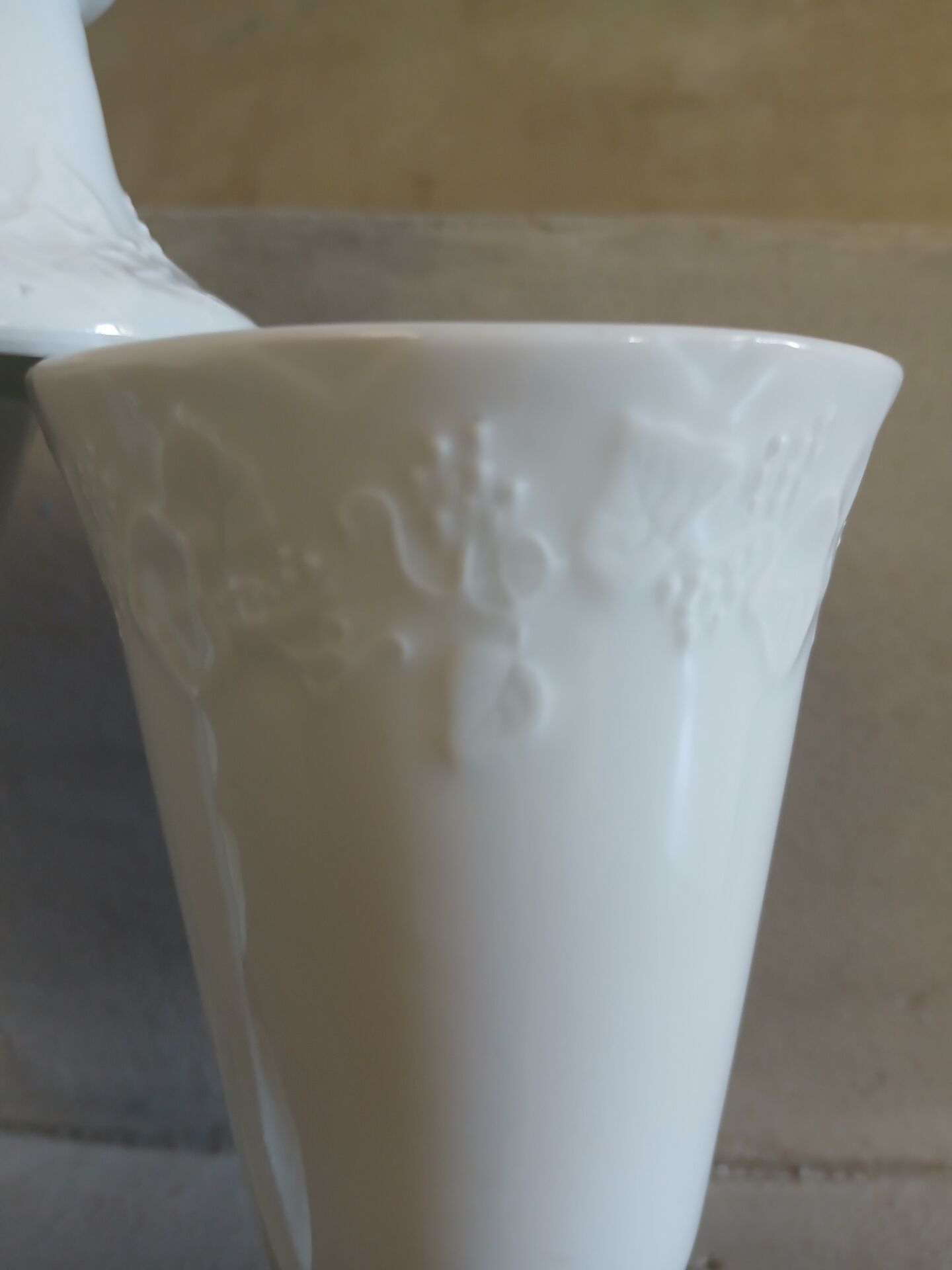 6 mazagrans/ mugs in white porcelain