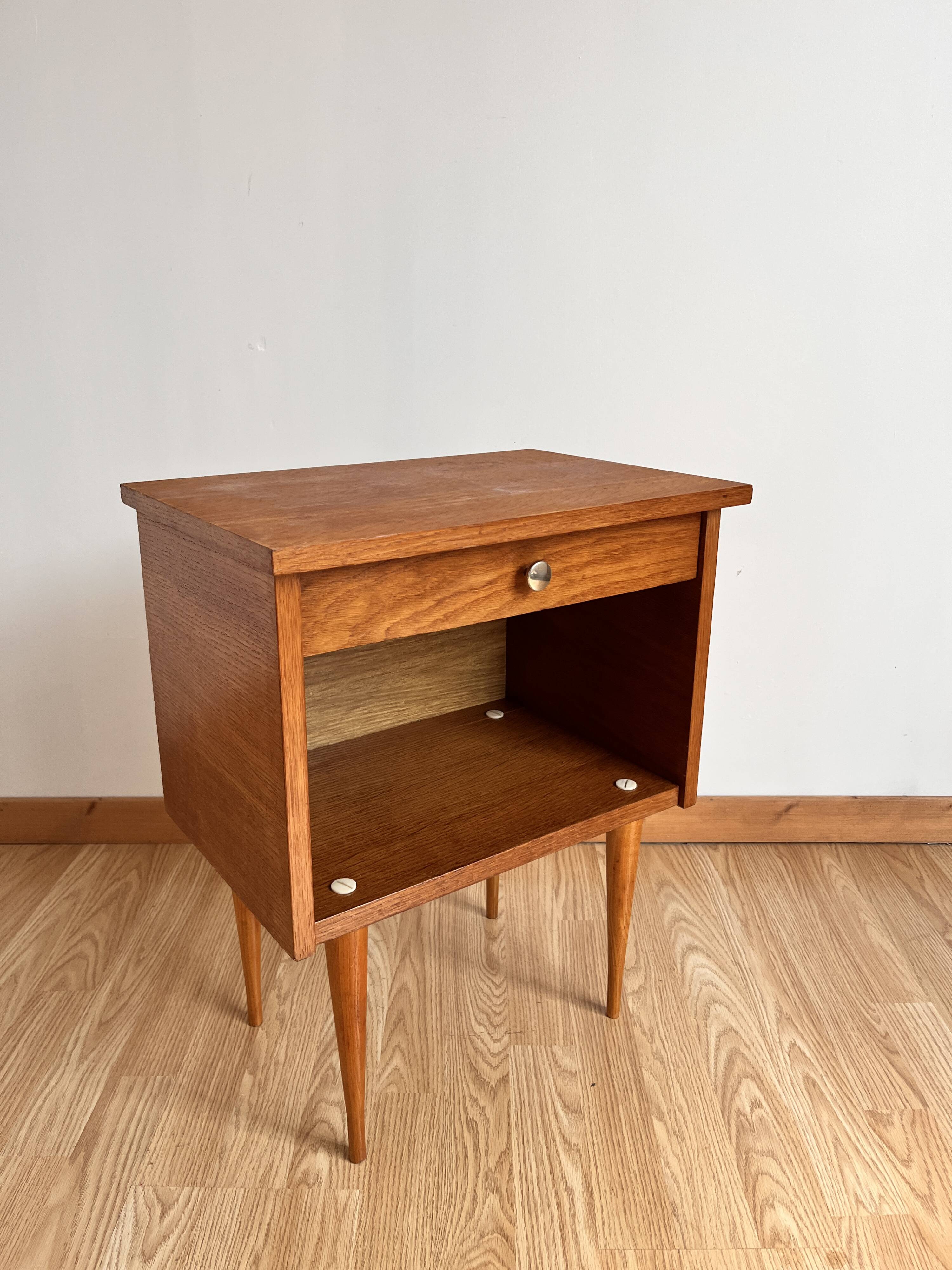 Table de chevet