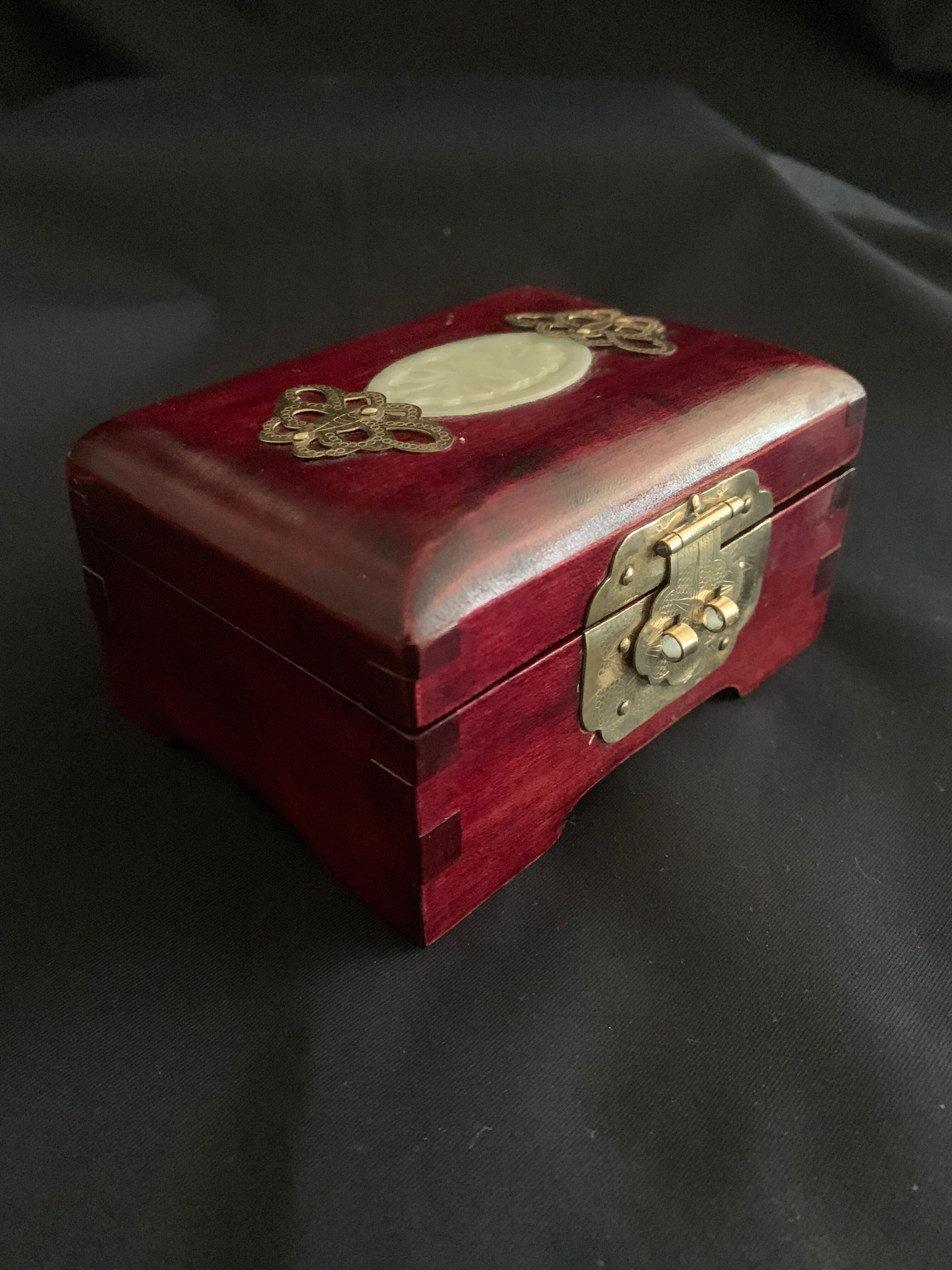 Jewel box, jade, brass, mahogany, china