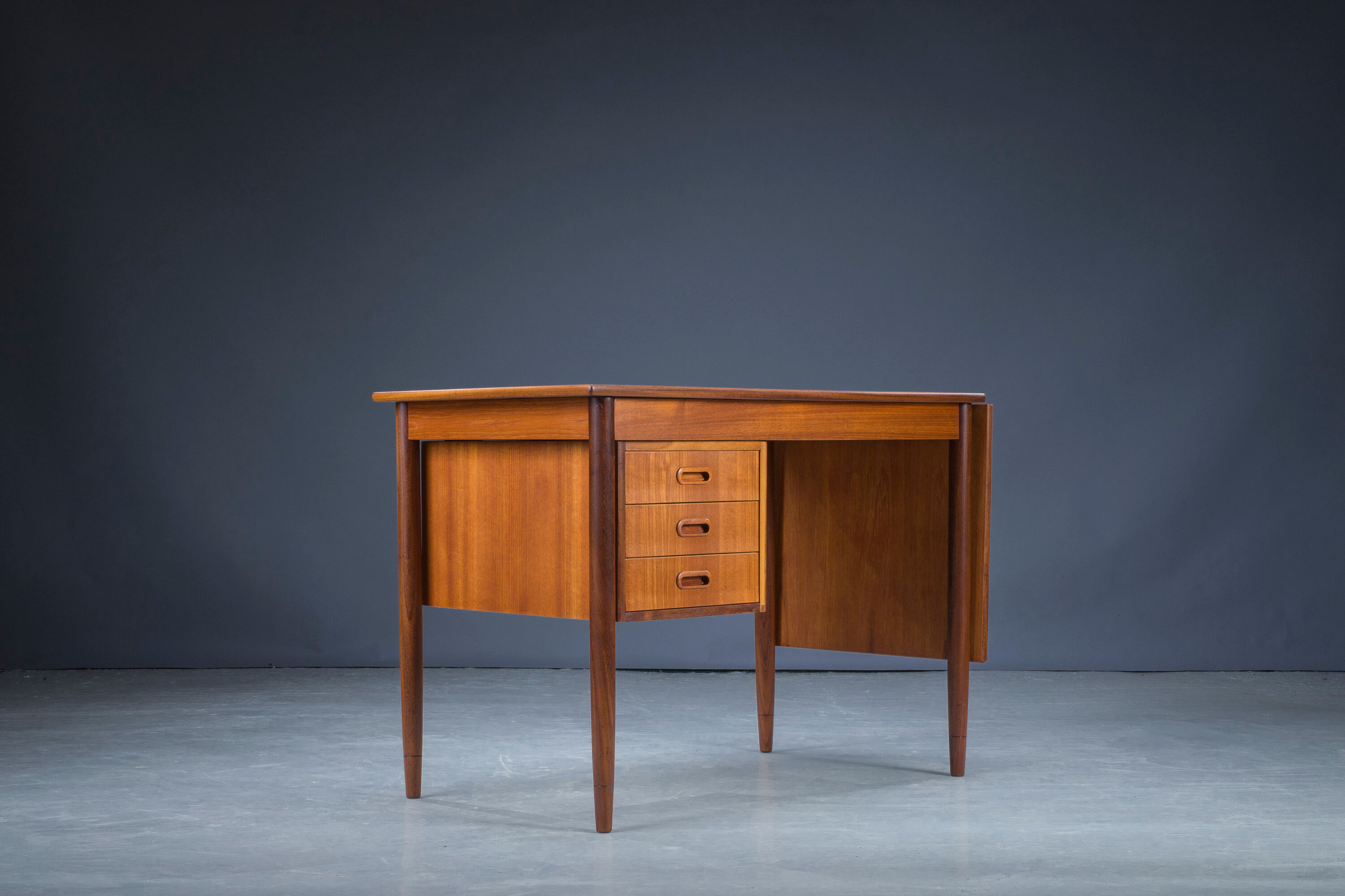 Mid-century teak Danish Desk, 1960