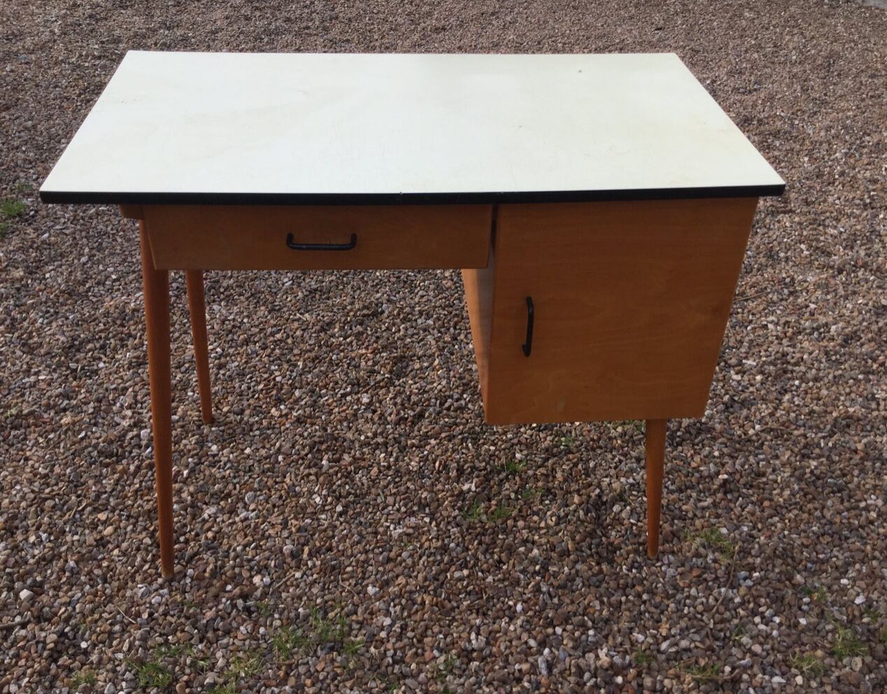 Baumann desk