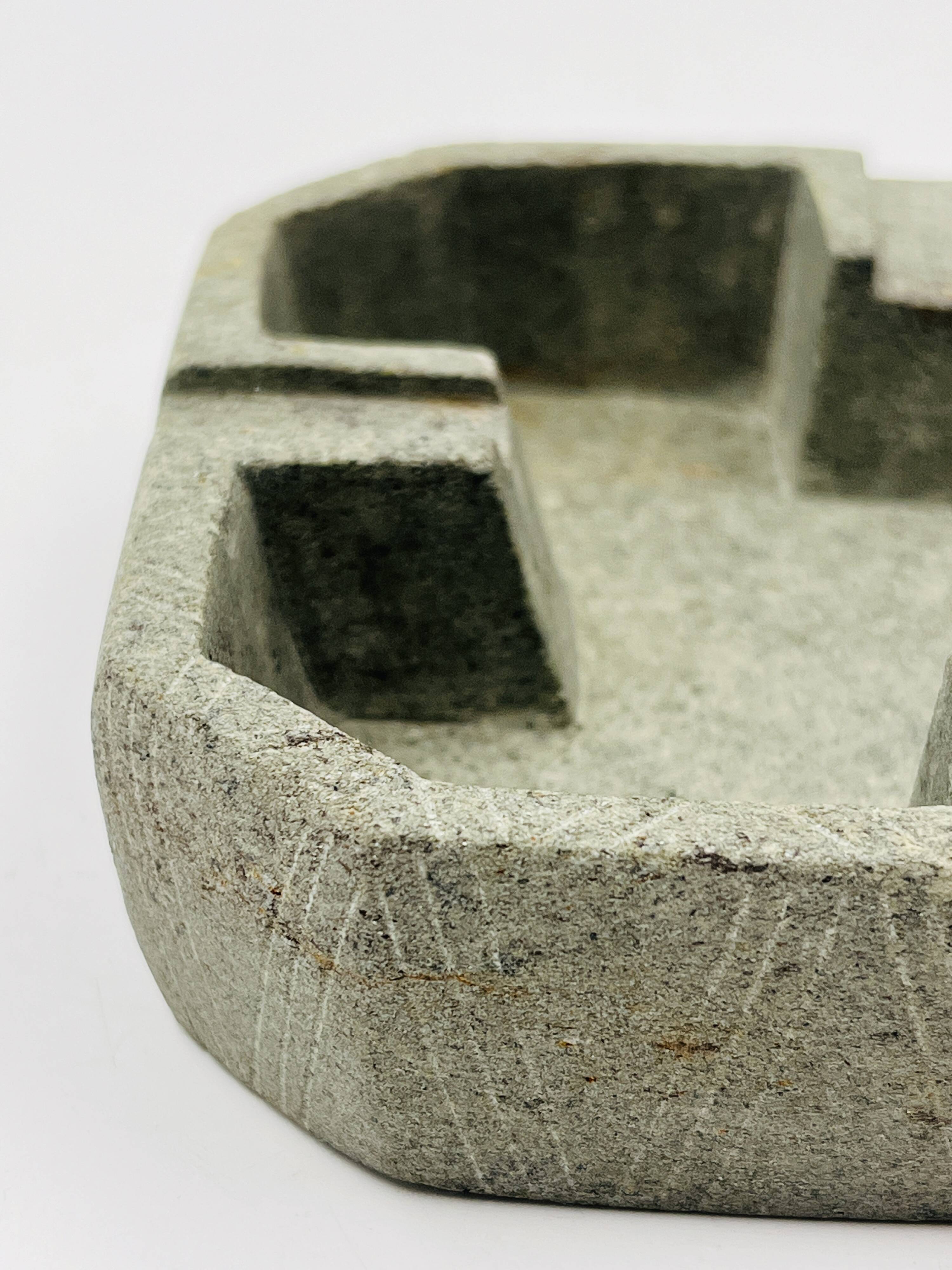 Mineral brutal ashtray
