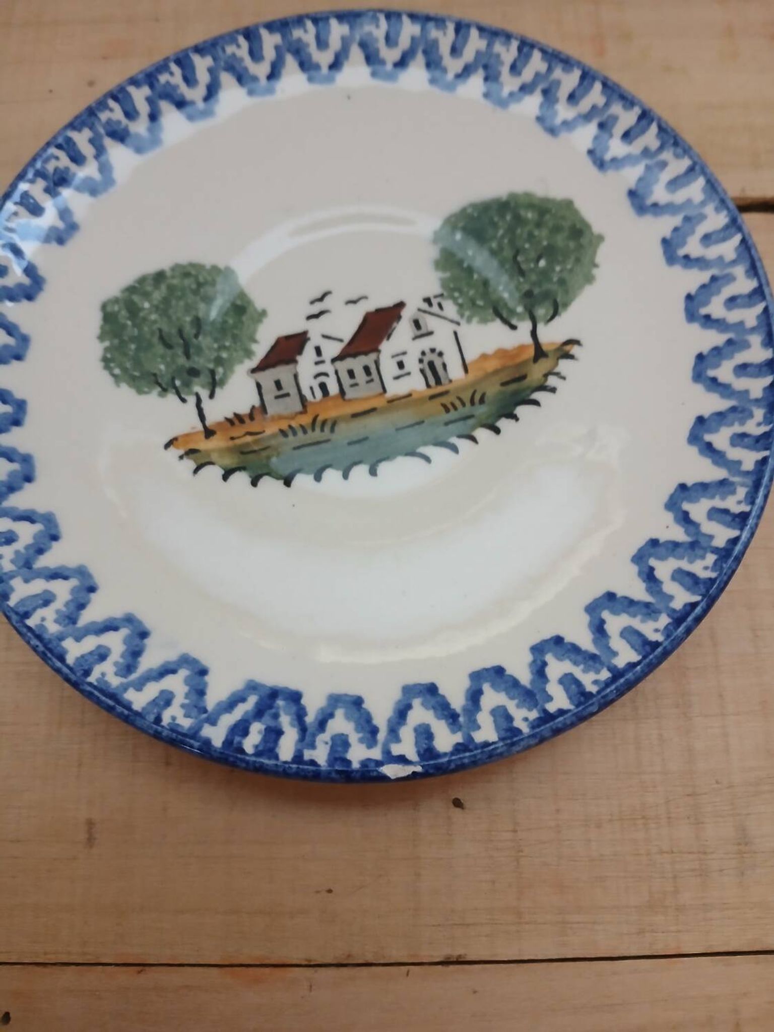 5 petites assiettes/ soucoupes Saint Clément