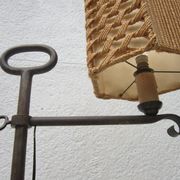 Tripode gallows lamp