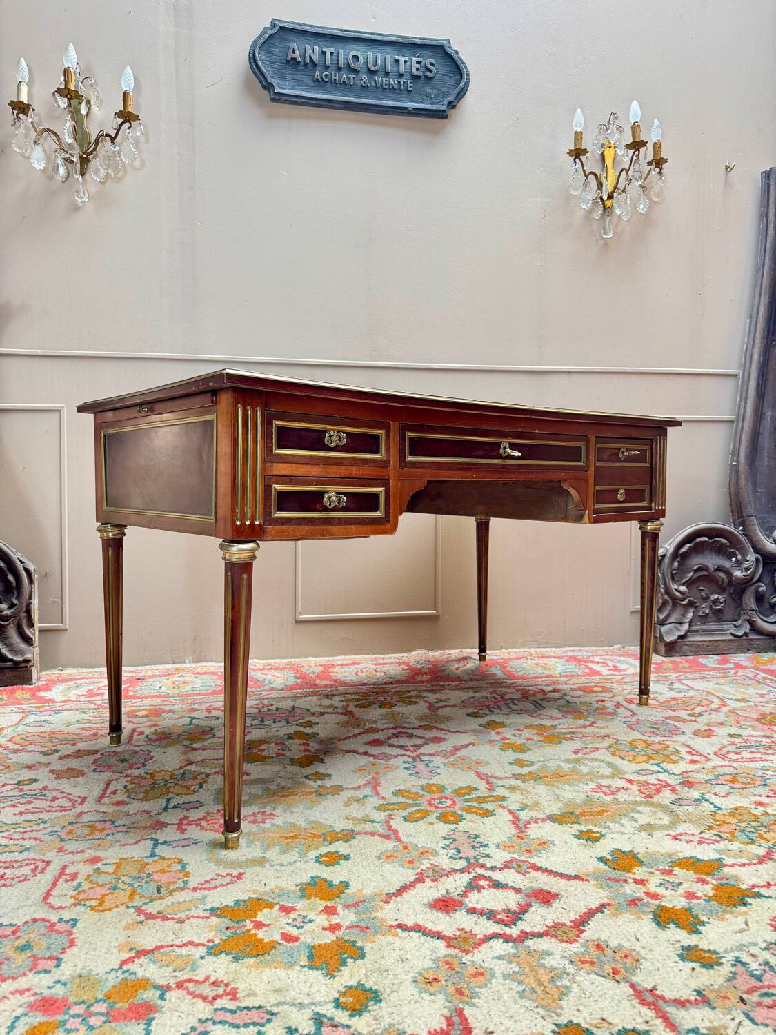 Flat desk in mottled mahogany, Louis XVI style, 19th century