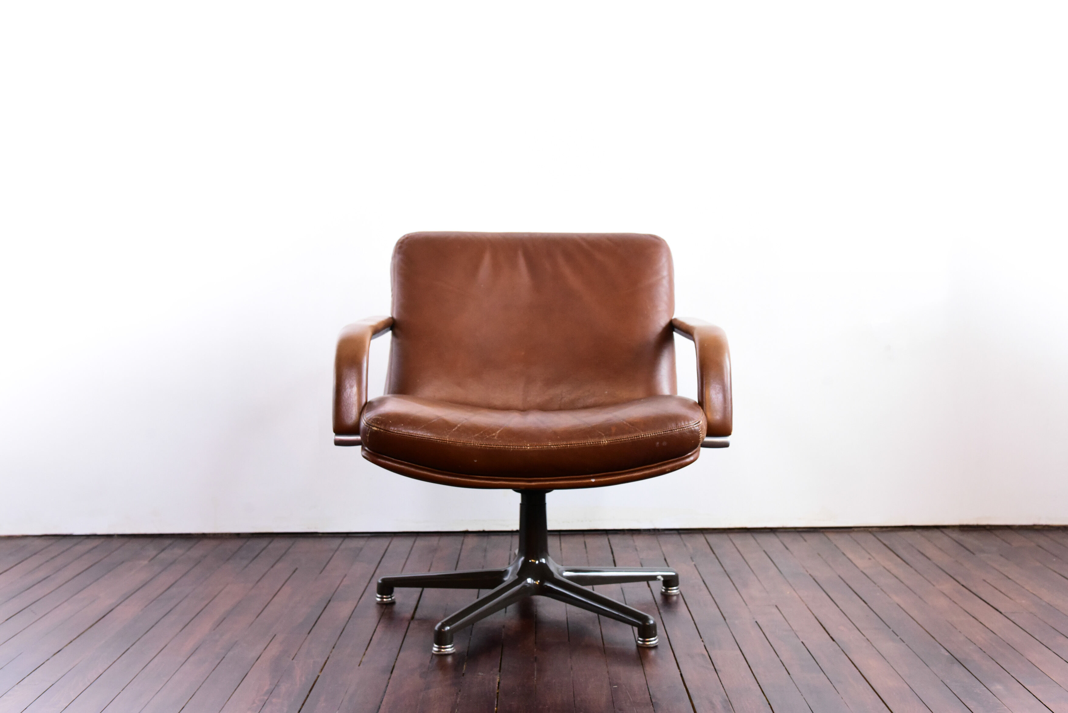 384 boardroom swivel chairs by Harcourt for Artifort