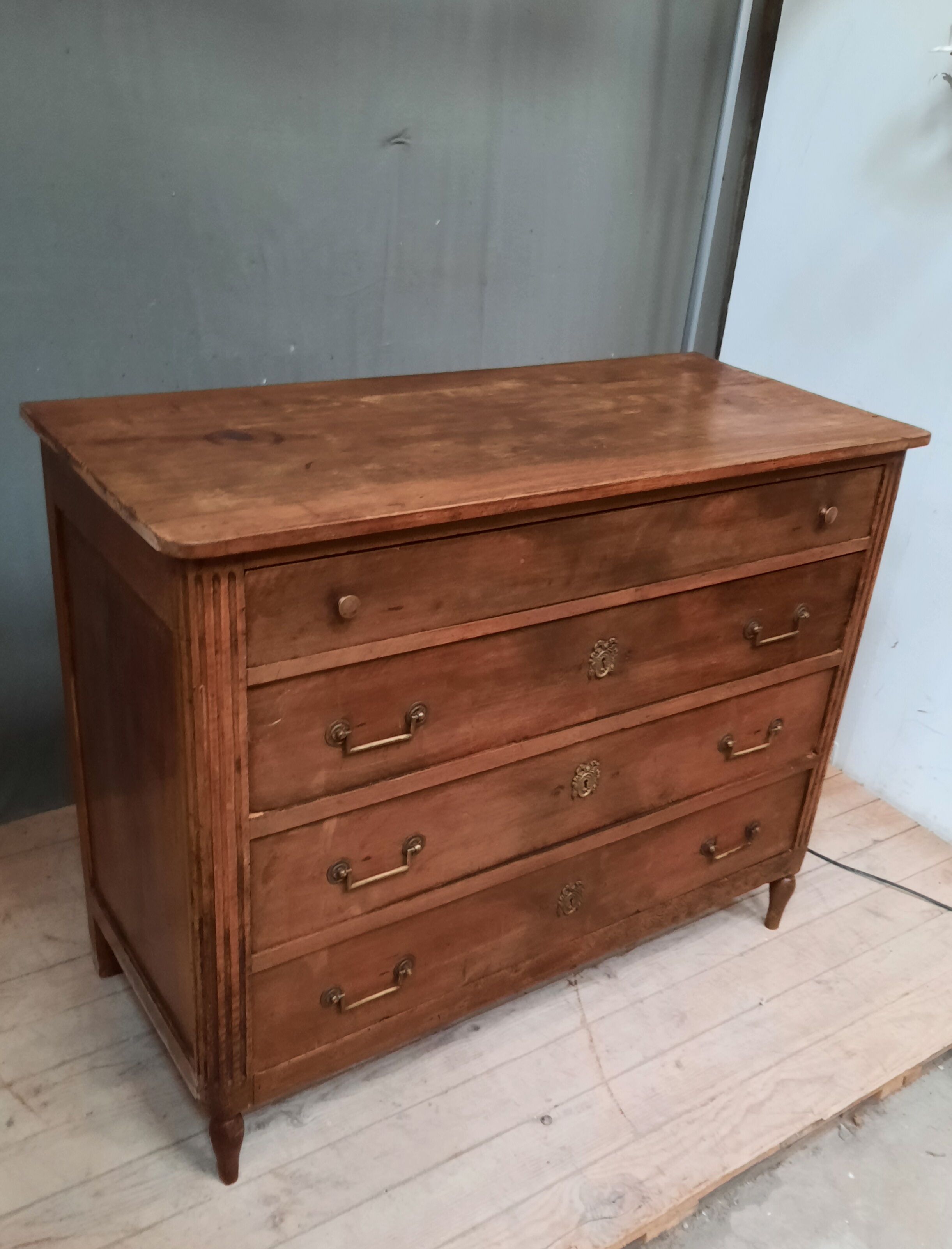 Louis XVI chest of drawers in natural wood