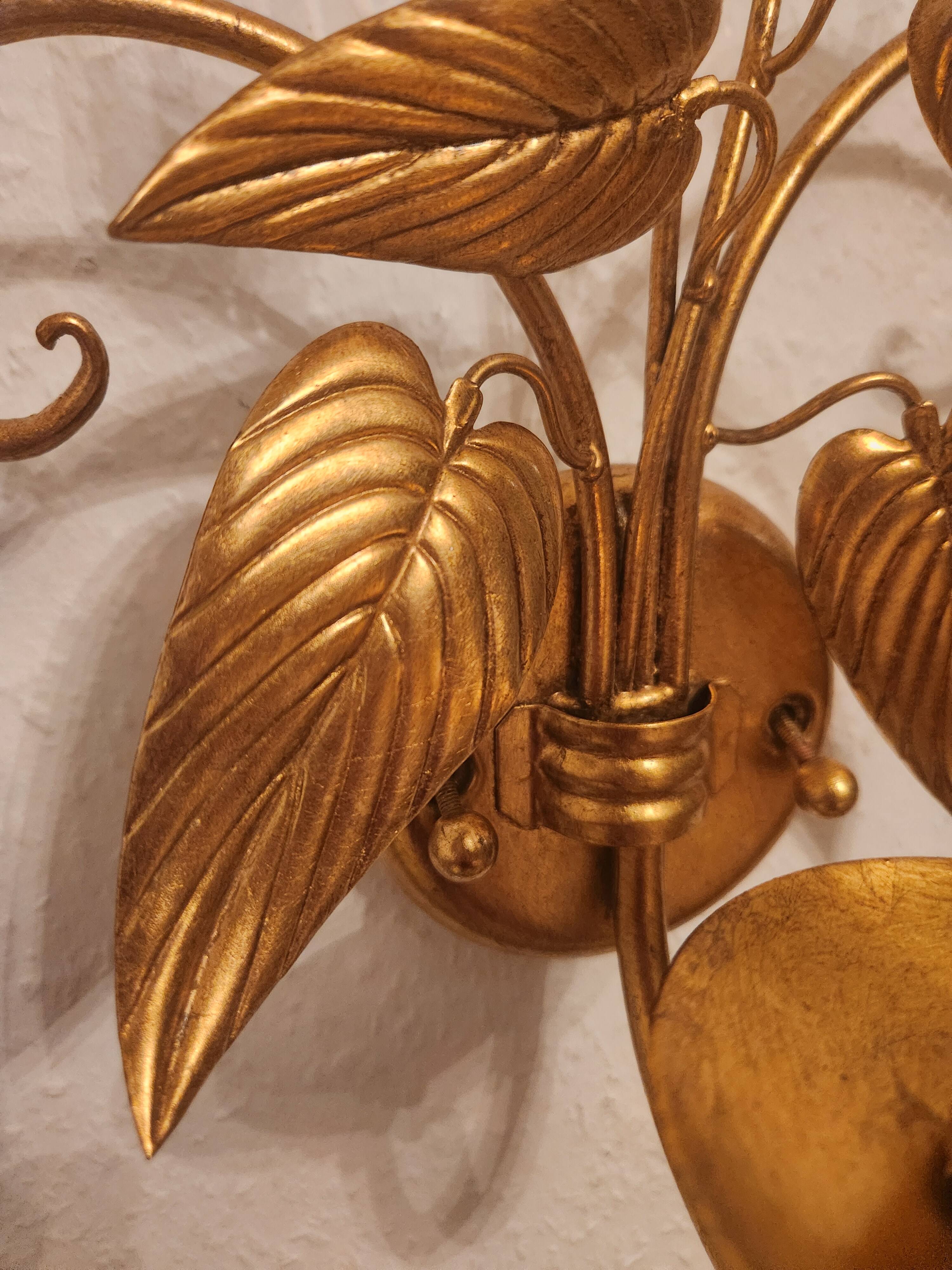 Shabby Wandlampe vergoldet Blattgold Kristallelemente Hollywood Regency 70s